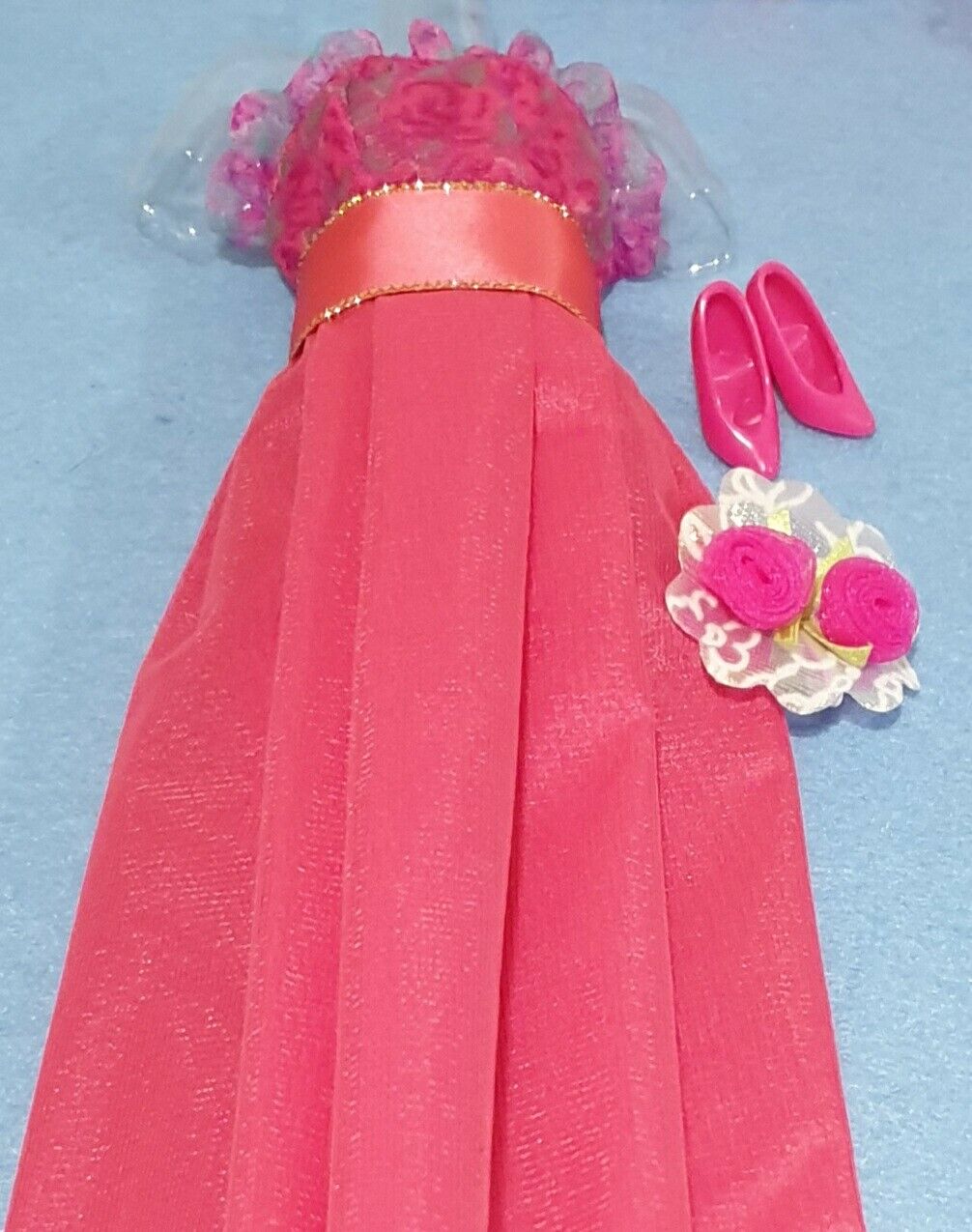 19 pc MIXED LOT MATTEL BARBIE CLOTHES GOWN DRESSES SKIRT SWIMSUIT SHOES +++ ~NEW Mattel - фотография #2