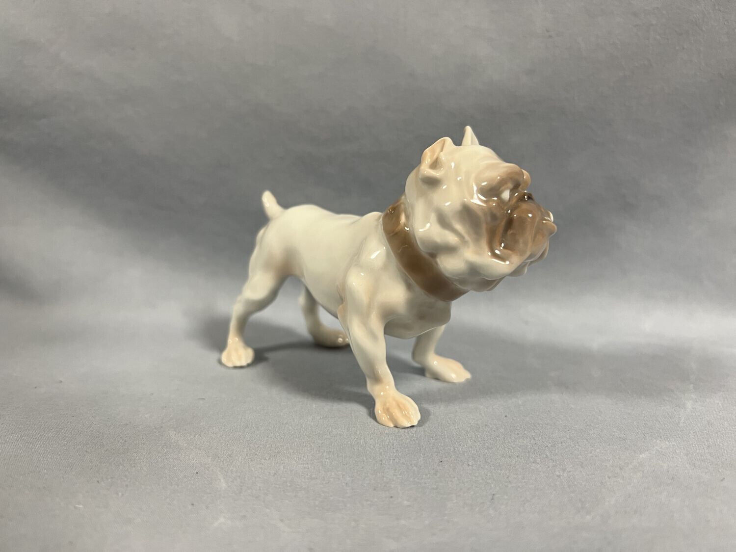 Bing & Grondahl Denmark B&G 2172 Bulldog Porcelain Dog Figurine 3.5" H x4.5" L Bing Grondahl - фотография #3