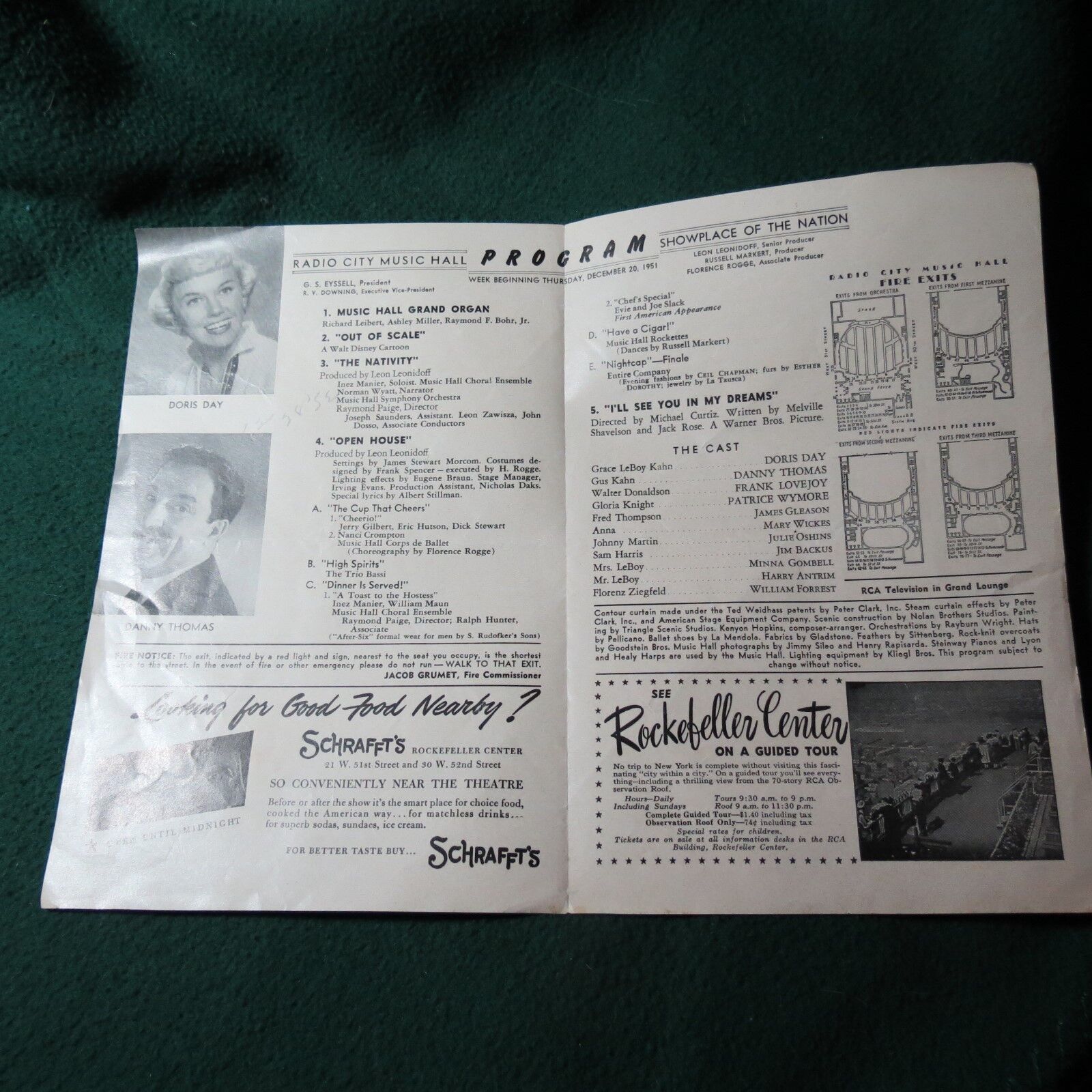 Lot of 7 RADIO CITY MUSIC HALL PROGRAMS "Showplace" - 1949-1957 Без бренда - фотография #3