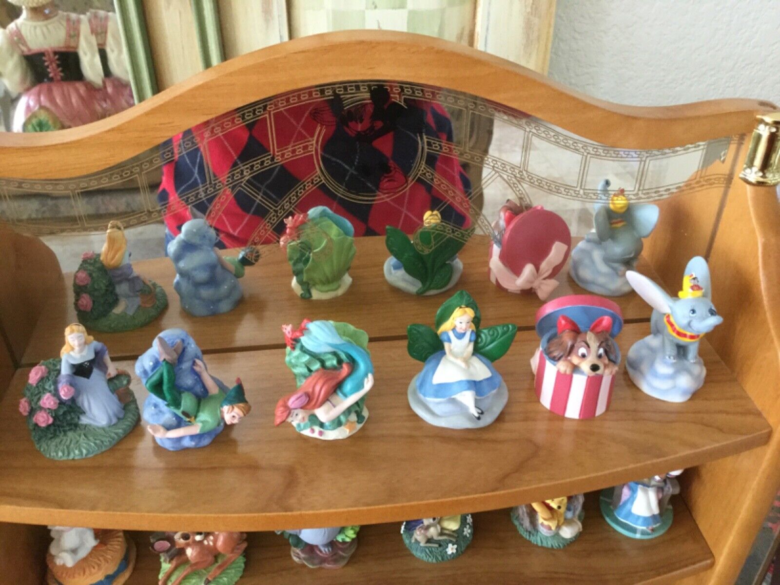 Disney Magic Thimble Figurine Collection, all 24, w/cabinet & boxes, Fabulous! Disney/Lenox - фотография #3
