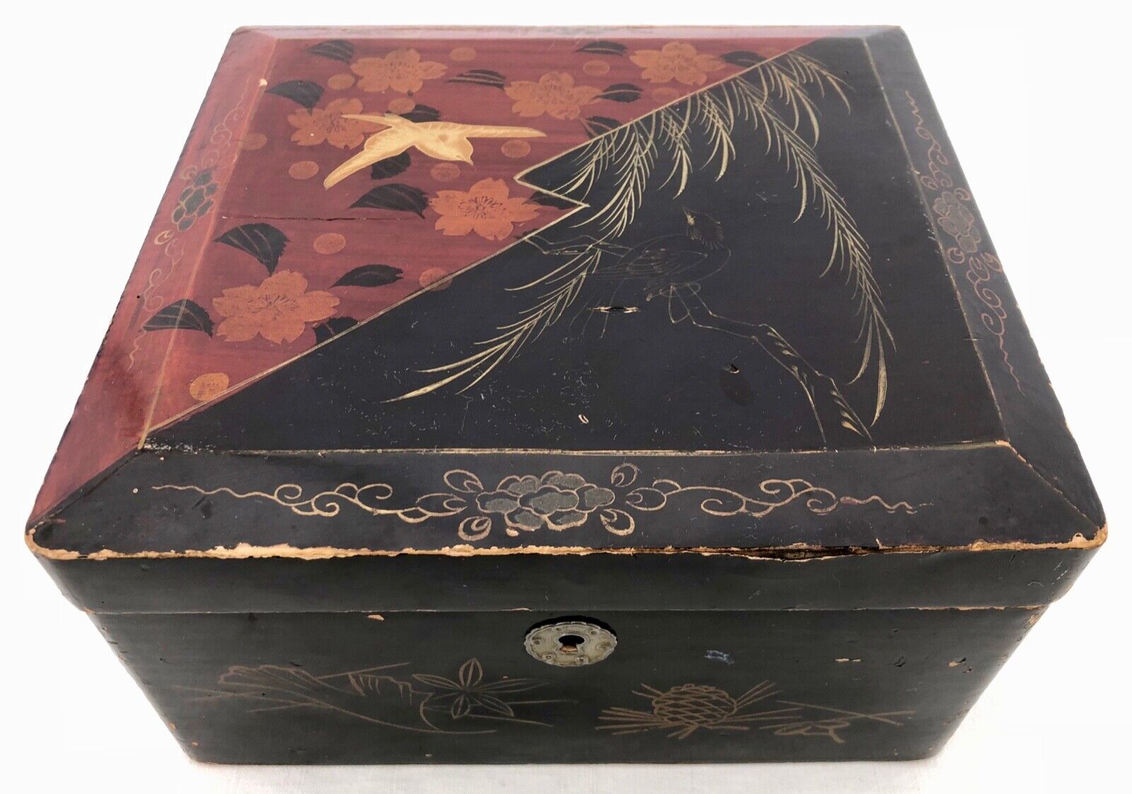 Set of Three French Lacquered Boxes in Black, Red with Gilt Birds and Scene Red - фотография #6