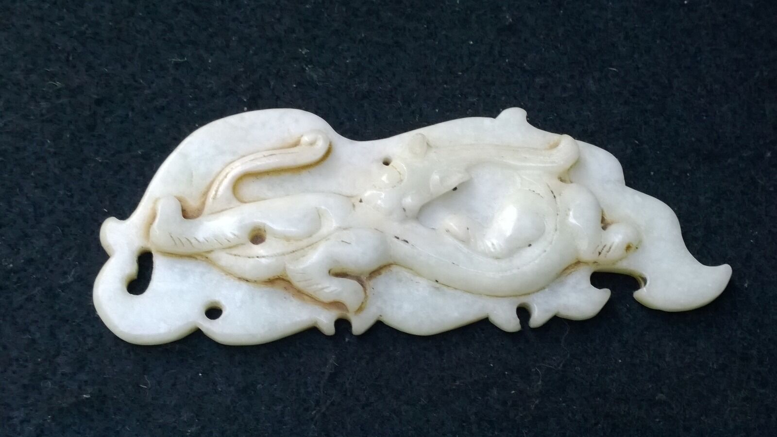 Group of Three Hardstone Serpentine Dragon Amulets Vintage Fine Carving. Без бренда