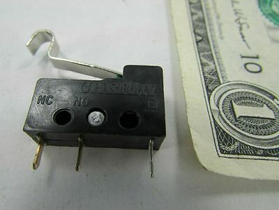 Lot 5 Cherry E63-04RP Miniature MicroSwitches, Normally Open & N Closed .1A 125V CHERRY E6304RP - фотография #3