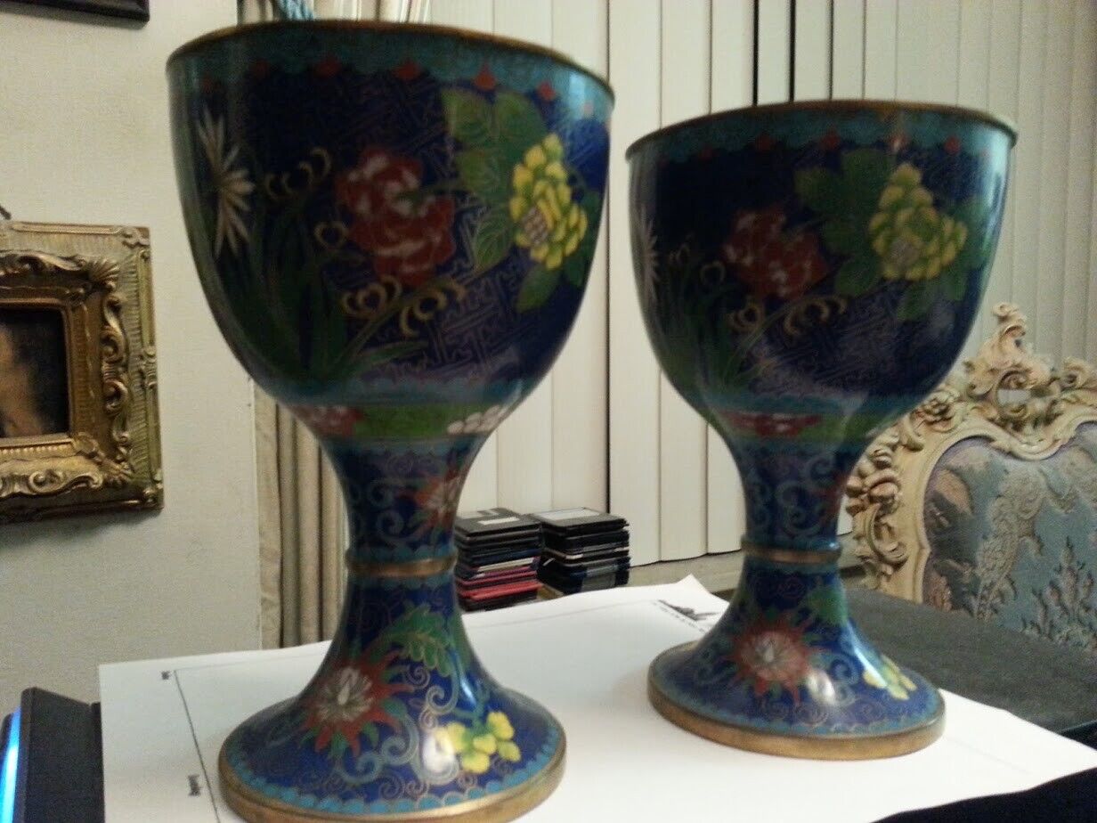 Beautiful  PAIR  19 century CHINESE  CLOISONNE ENAMEL chalices. !!! so pretty  ! Без бренда
