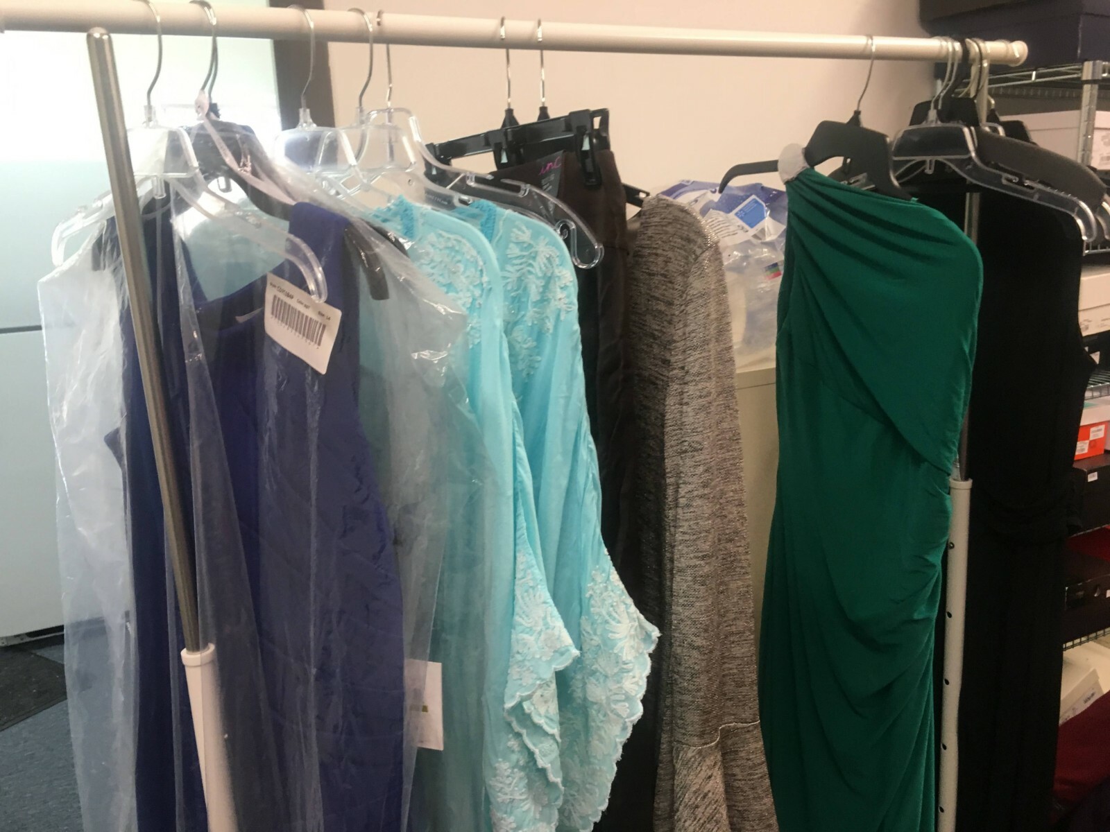 $1250 WHOLESALE LOT Women Designer Brands Fashion Liquidation Great for Resale Days by zendaya, AVEC LESS FILLES, Marc Fisher, .. - фотография #7