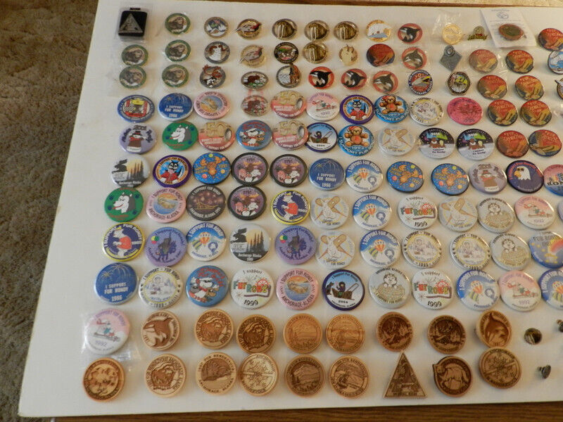Anchorage Fur Rondy Rendezvous Button pin Pinback lot of 150 Pins Alaska 1967 UP Без бренда - фотография #10