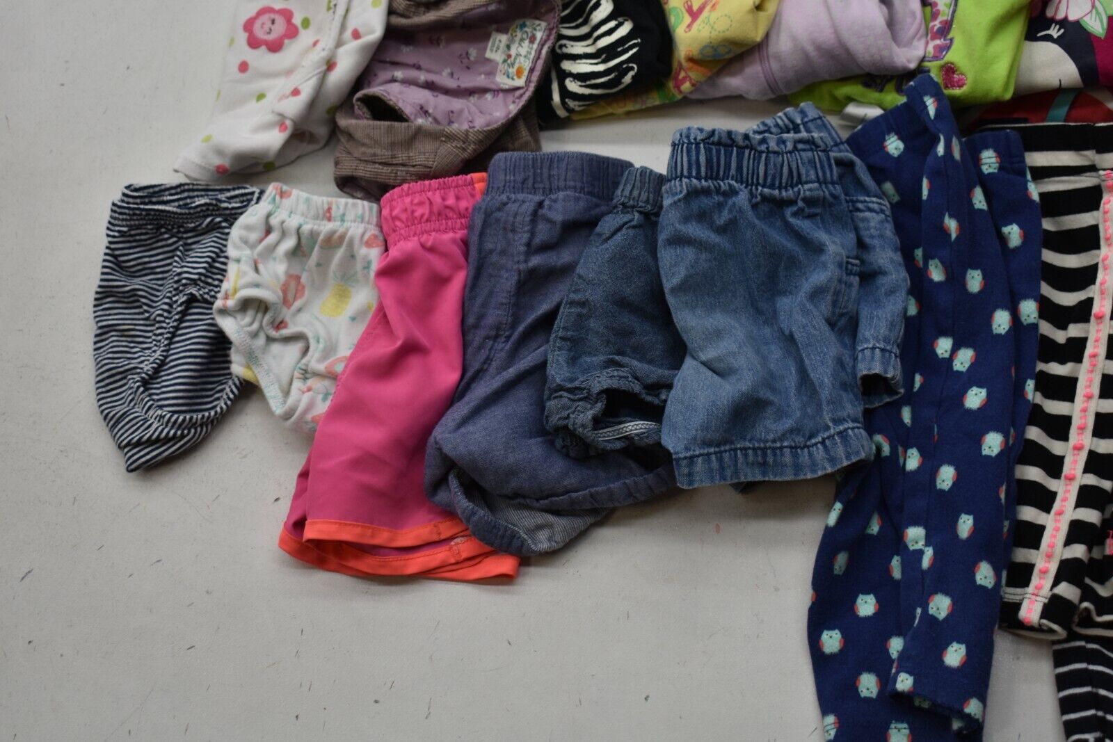 Wholesale Bulk Lot of 35 Girls Size 6-12 Mixed Season Pants Shirts Bottoms Mixed Brand - фотография #5