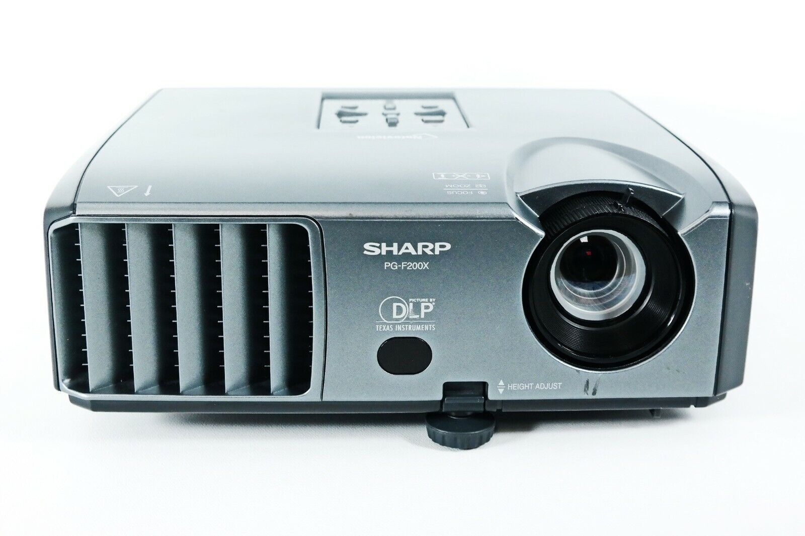 Lot of 2 - Sharp PG-F200X DLP Projector XGA Portable w/Accessories Sharp PG-F200X - фотография #2