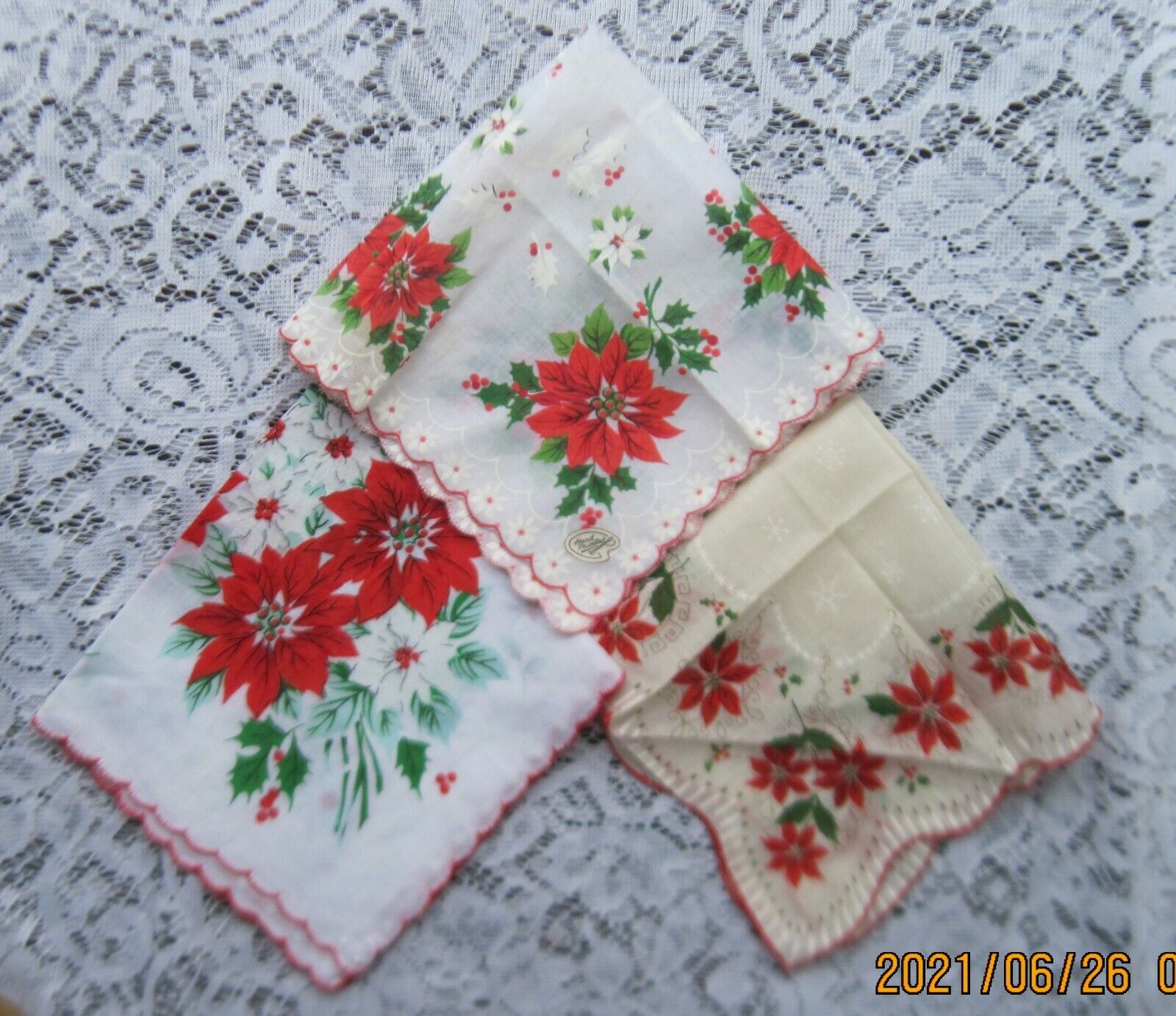 3 Stunning Vintage Cotton Christmas Hankies/Handkerchiefs~Pointsettias~Unused Unbranded