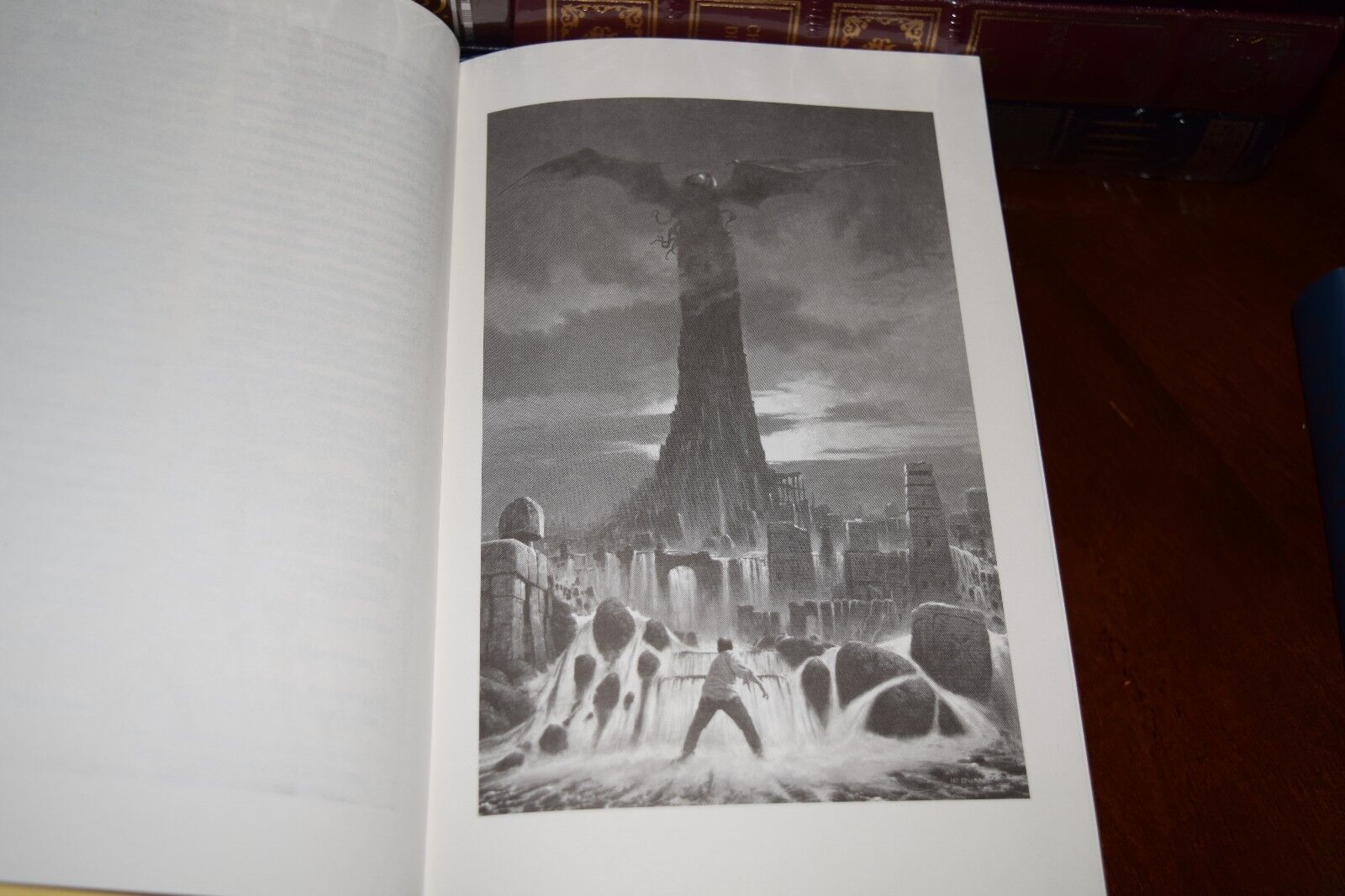 Necronomicon by H.P. Lovecraft Commemorative New Deluxe Leather Bound Hardcover Без бренда - фотография #9