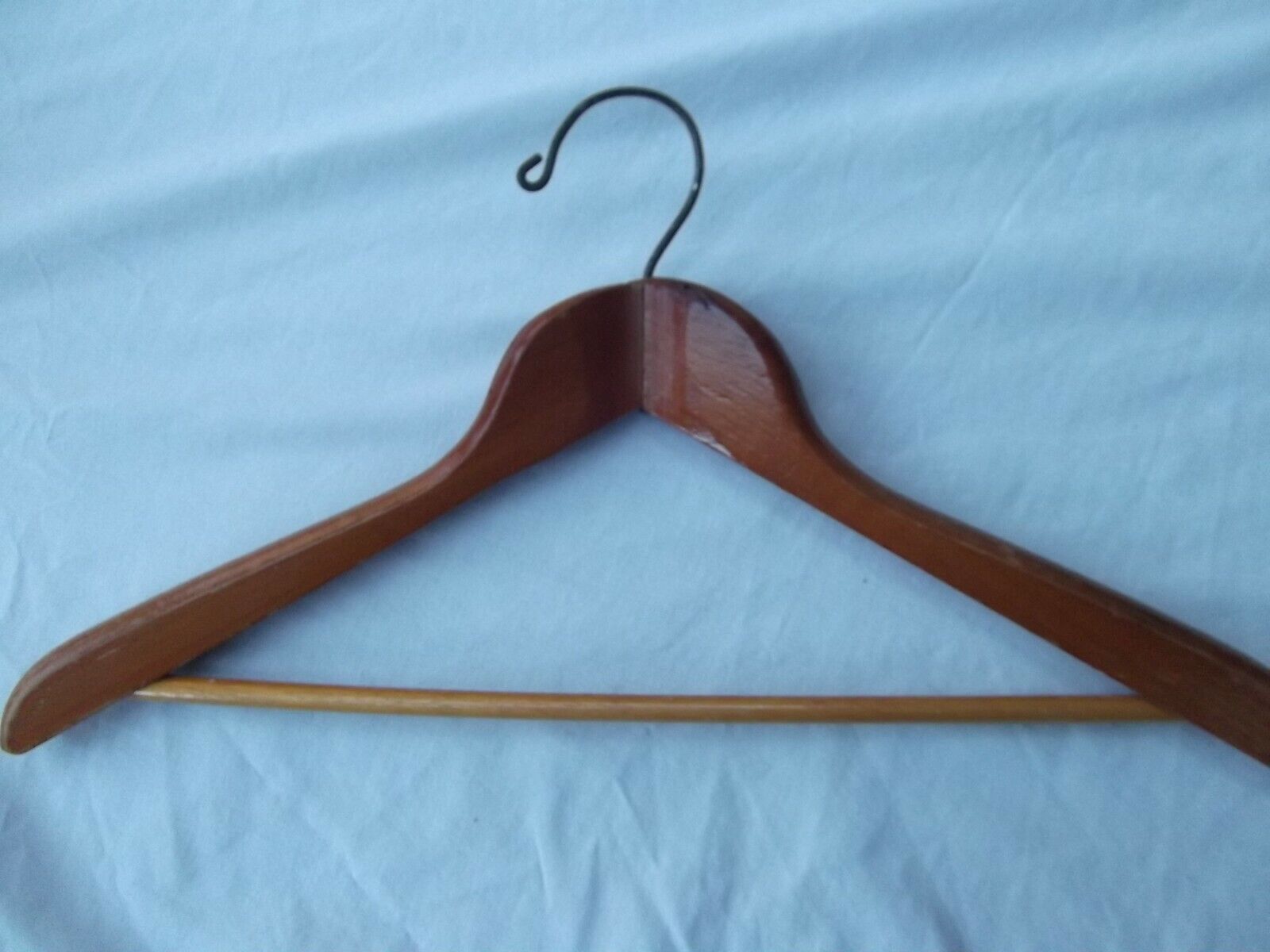 vtg lot 12 wood clothes hanger 17in curved suit pant bar clamp Curtis Leger  Unbranded - фотография #3