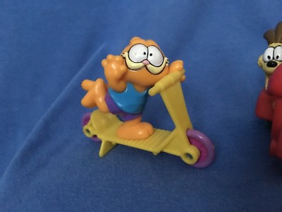 Vtg GARFIELD & ODIE PVC figurines McDonalds 1988 Lot of 2 Sunday Comics Scooters Без бренда - фотография #2