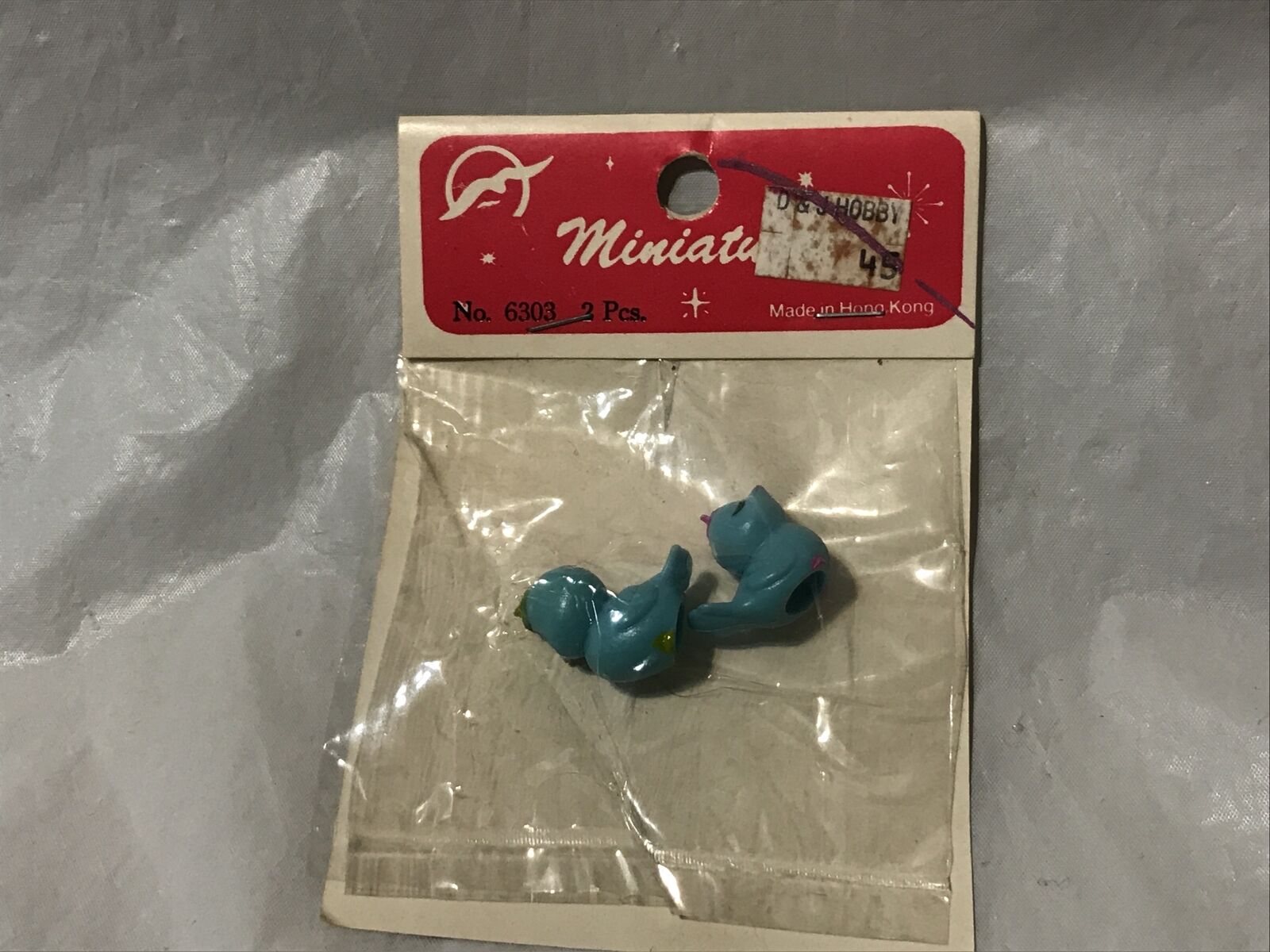 Vintage blue bird plastic miniatures bluebirds hong kong nip! Tiny dollhouse Без бренда