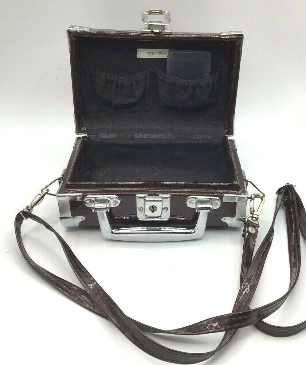 Canon PowerShot S10 2.1 MP Digital Camera, DK110 Power Supply Kit, CD's Suitcase Canon PowerShot S10 - фотография #10