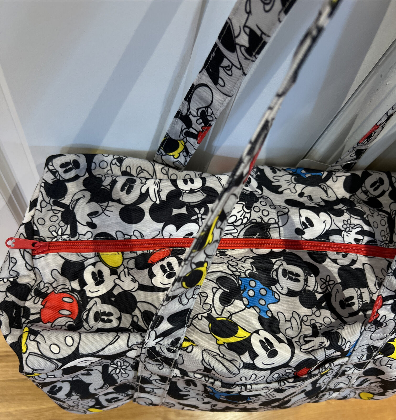Disney Grey Mickey & Minnie Weekender Duffel Bag Global Design Concepts Inc - фотография #4