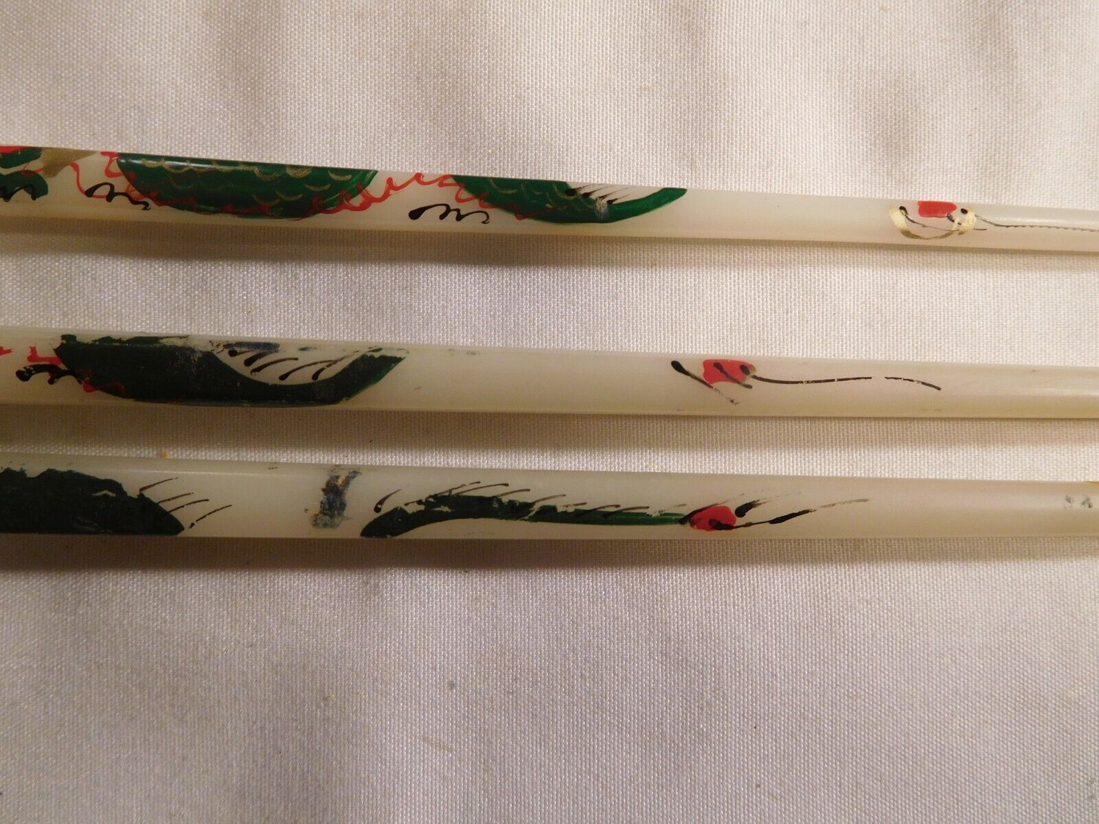 3 Vintage China / Japan Square White Plastic Hand Painted Dragons Chopsticks Без бренда - фотография #3