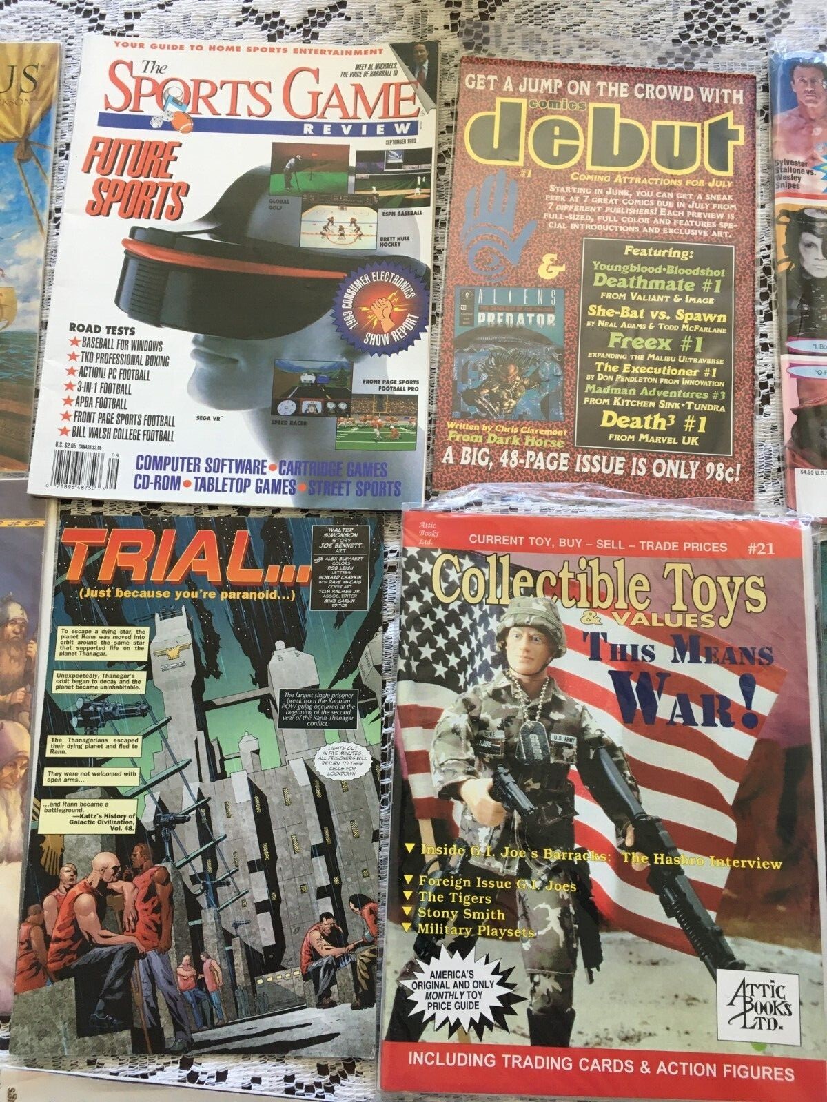 Mixed Lot of 12 Random items Comics syphons combat dwarfs debut columbus starlog Без бренда - фотография #3