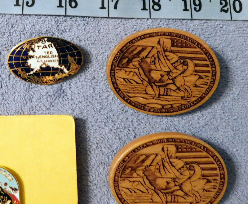 ALASKA IDITAROD Pin Husky Dog Sled Race Mushing Pins, Buttons Patches 36 Mix LOT Без бренда - фотография #13