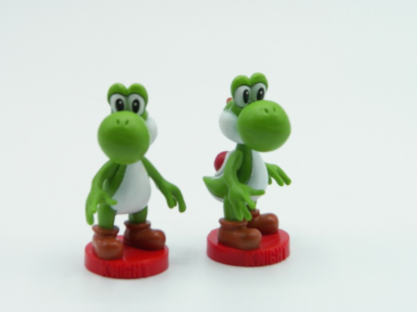 SUPER MARIO CHESS Yoshi Knight Replacement Pieces lot of 2 FREE SHIPPING USAopoly 2009 CH005-191