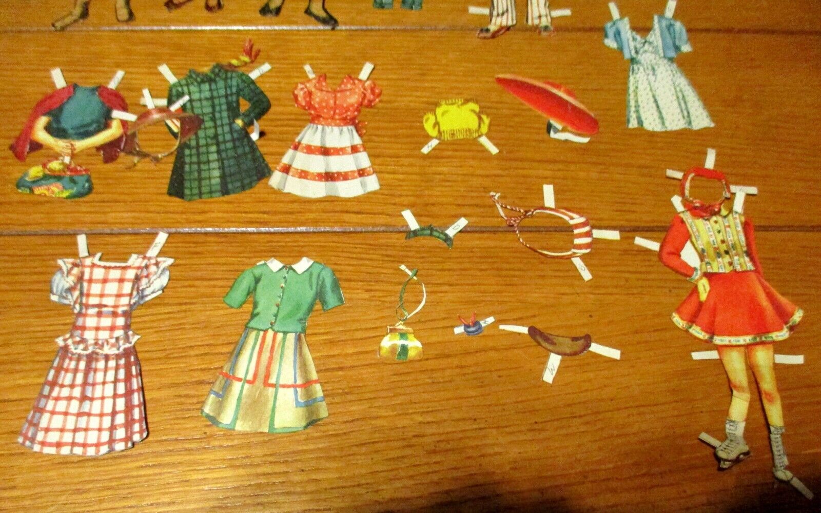 Vintage Paper Doll and Outfit Lot (75) W/15 Dolls & 60 Outfits   NICE!!!!     #3 Unbranded - фотография #6