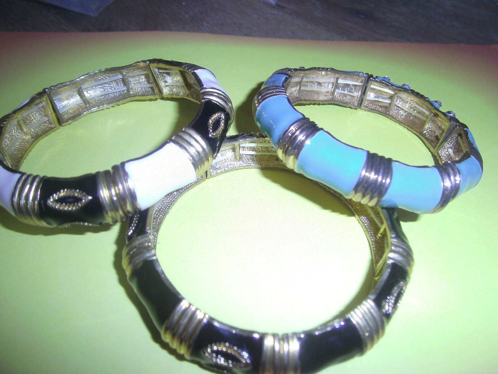 3 Metal stretch Bangle Bracelets Gold tones Rhinestones & enamel finish Unbranded unknown - фотография #2