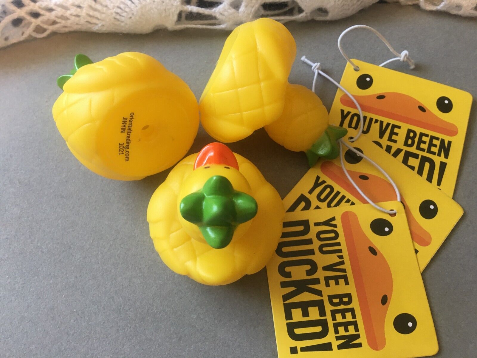 New 3 Lot RUBBER DUCKIES "You've Been Ducked!" Jeep Ducks +Cards Celebration 2x2 OTC 12/3854 - фотография #4