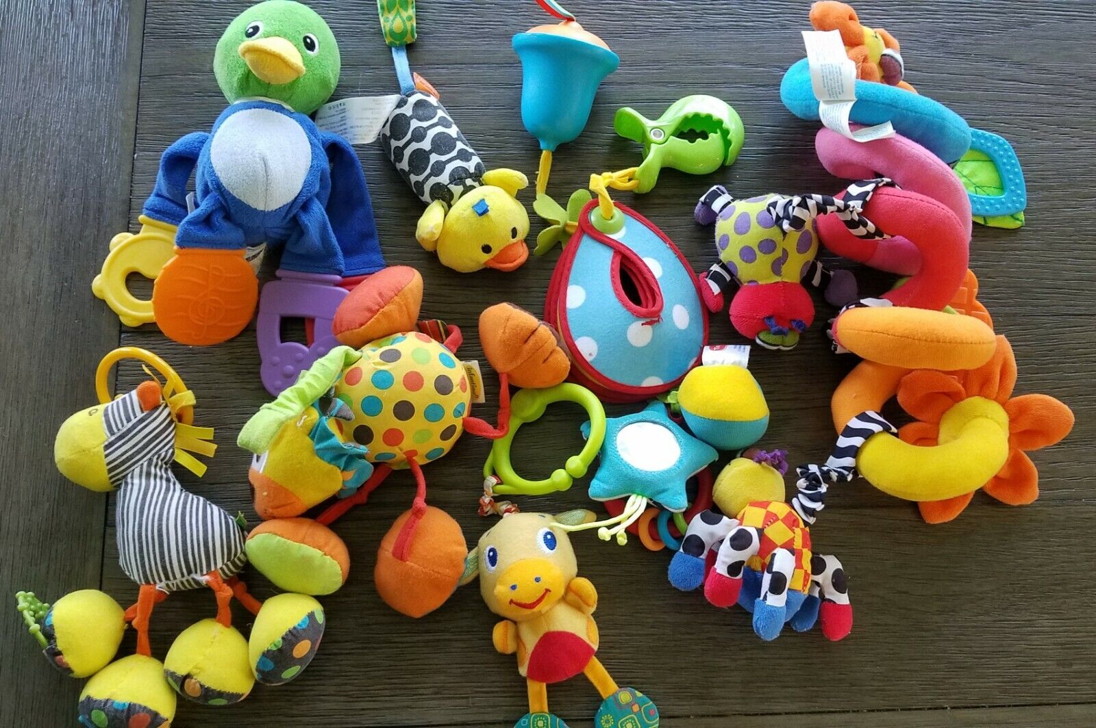 LOT of 7 Stroller Baby Developmental Activity Toys Rattle, Carseat, Animals Infantino