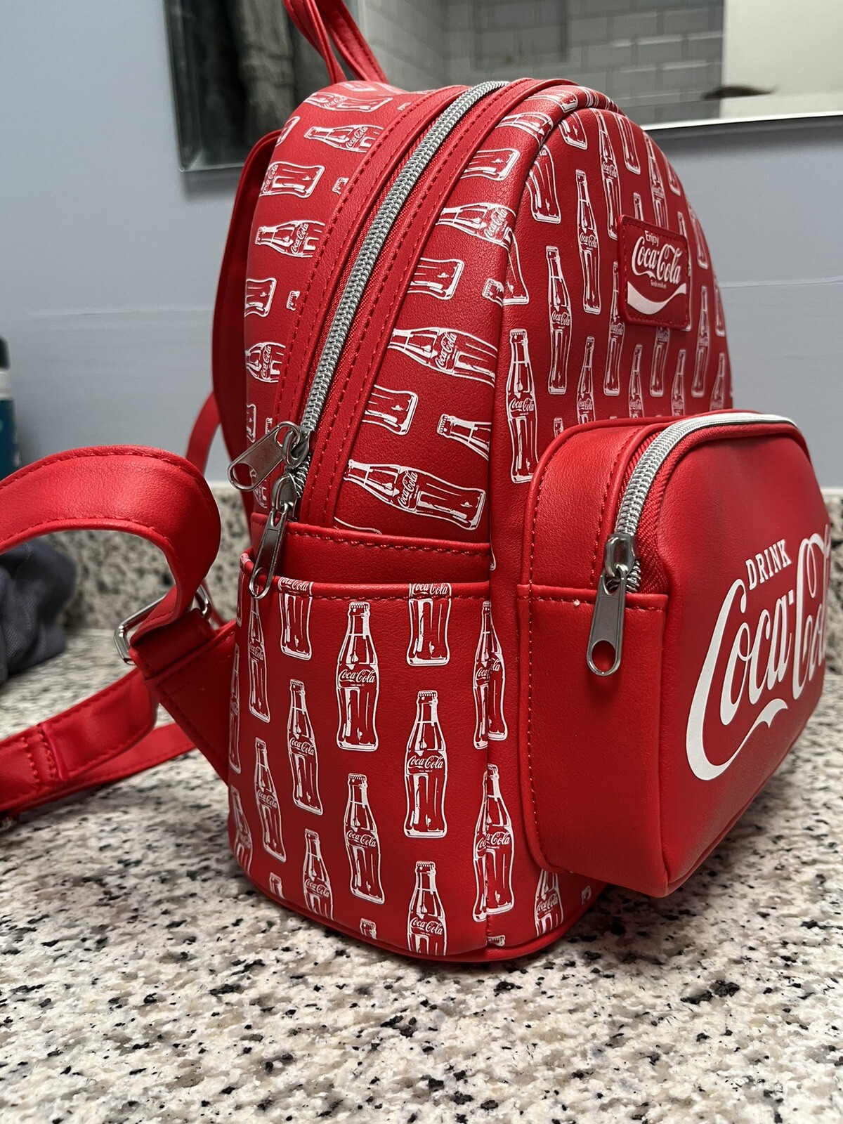 Rare Funko Coca Cola Mini Backpack Contour Bottle Red Coke HTF NWOT Coca-Cola - фотография #4