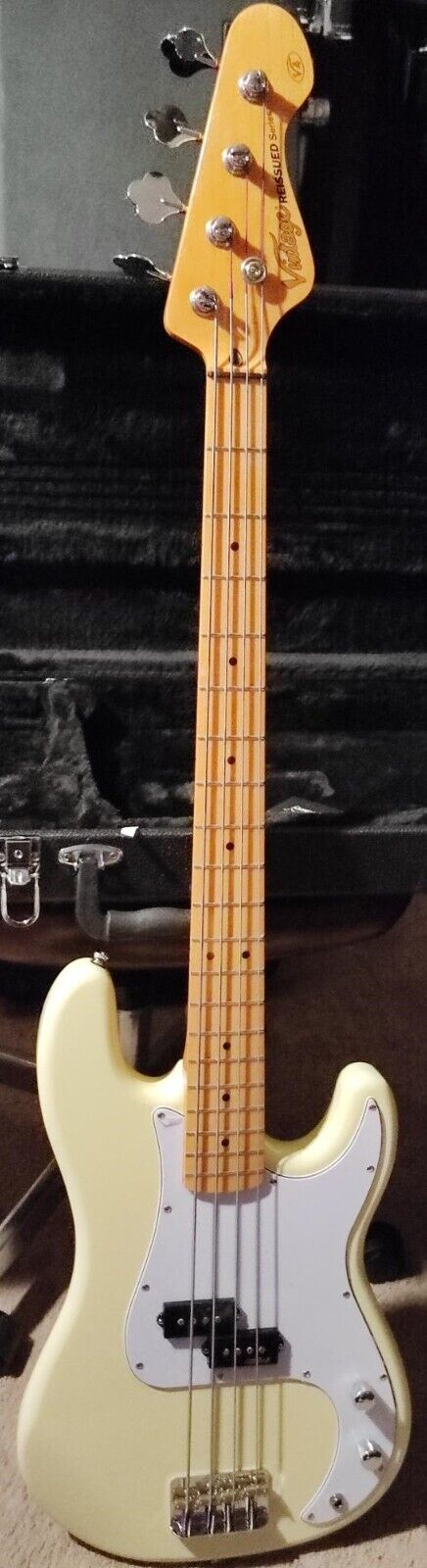 Beautiful "New" "VINTAGE REISSUED" Vintage White Precision Bass w/ Maple Neck Vintage Precision - фотография #5