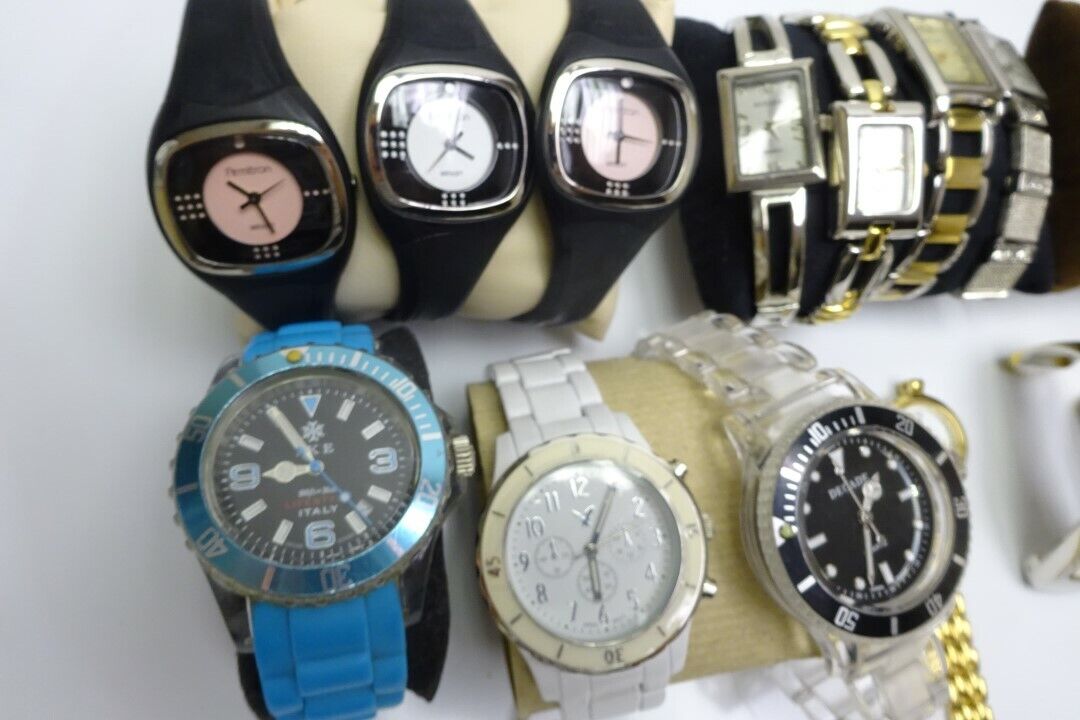  WHOLE SALES LOT MIXED WATCHES MIX STYLE NEW WITH DEFECTS 15 Piece Decade/Armitron Does Not Apply - фотография #2