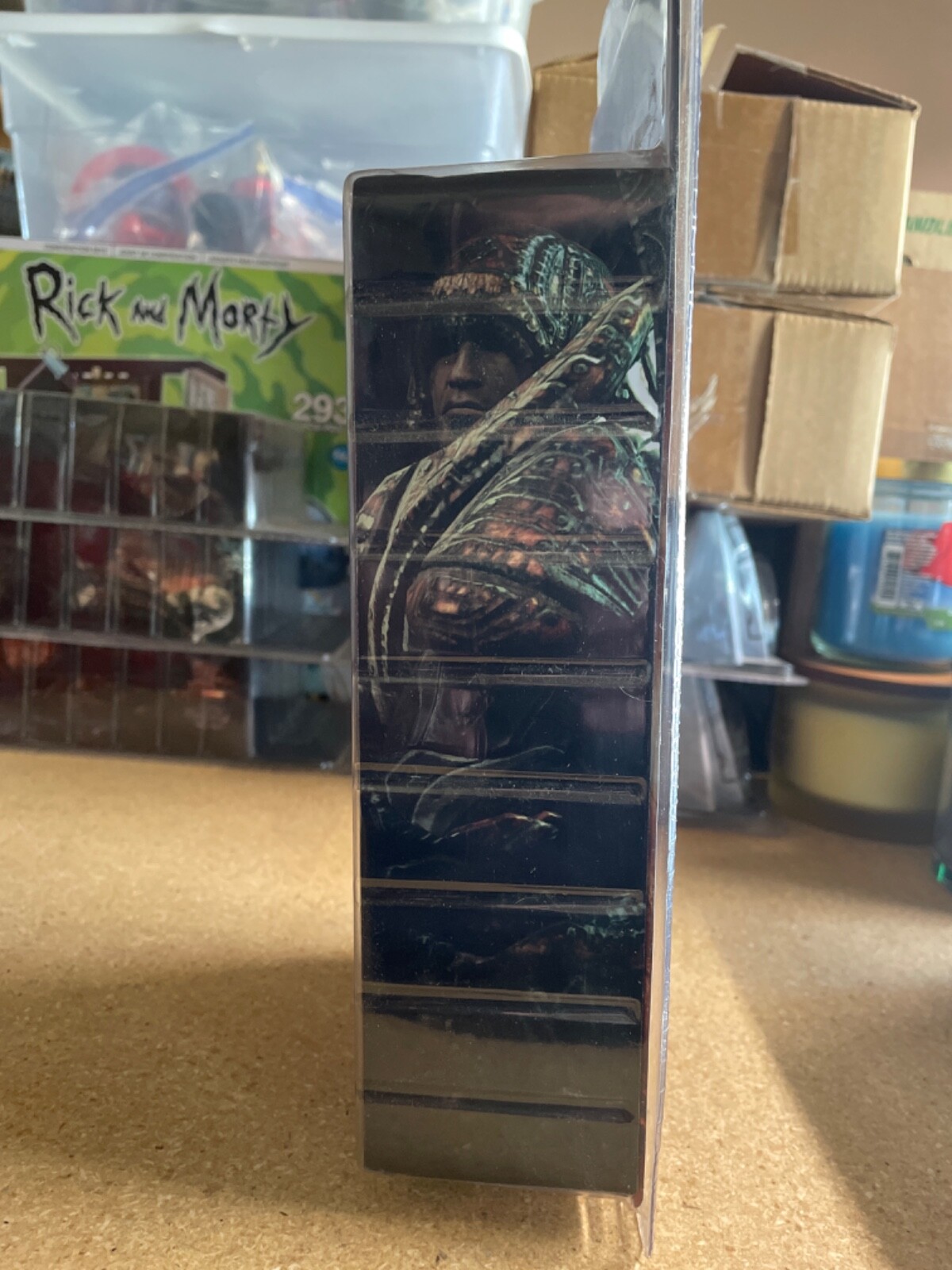 Neca Gears of war 2 Marcus in theron disguise figure still in package. NECA - фотография #5