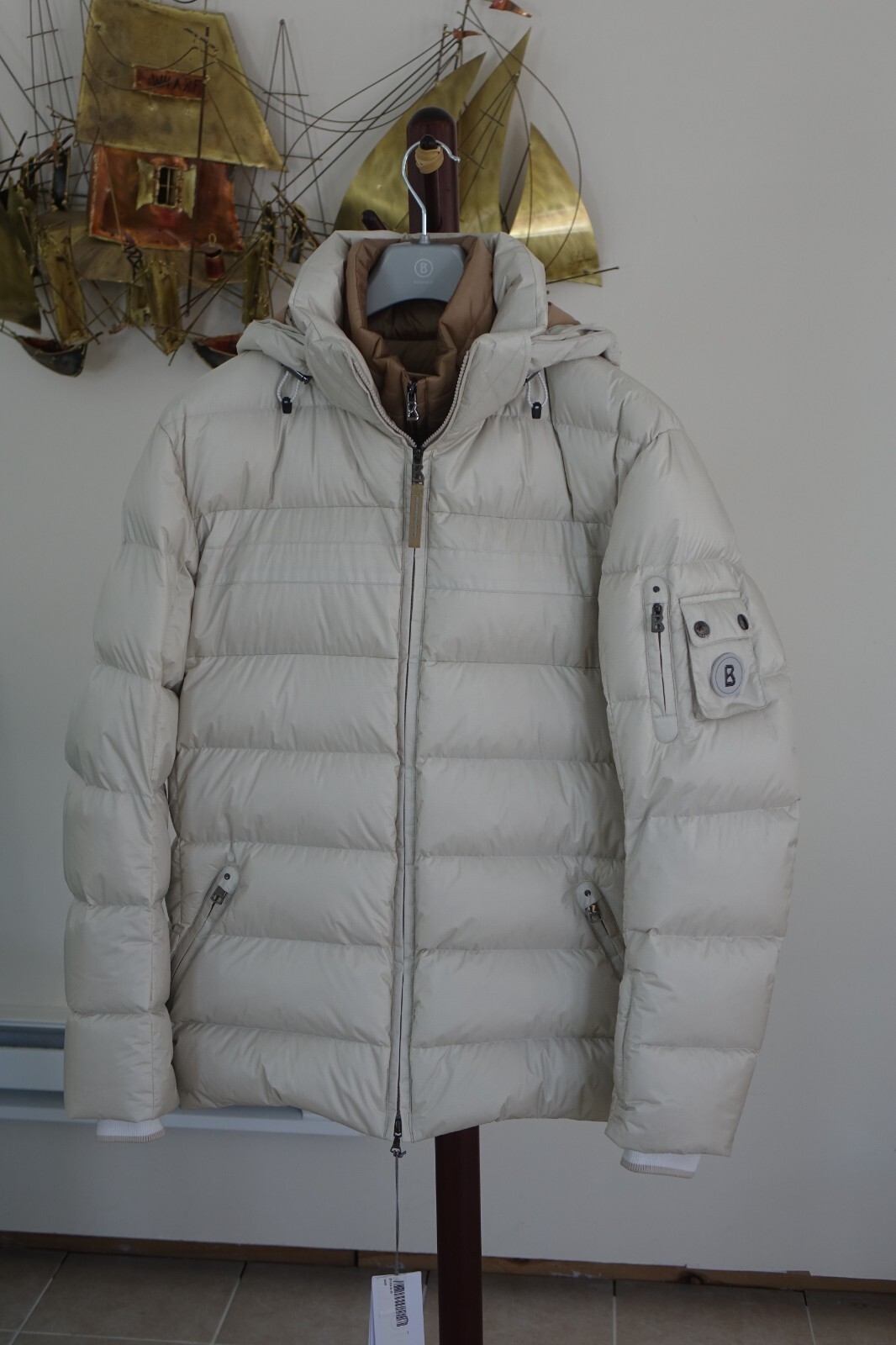 BOGNER Sim-D Down Ski Jacket, Men's 40, Ivory/Caramel, Powder Skirt Bogner