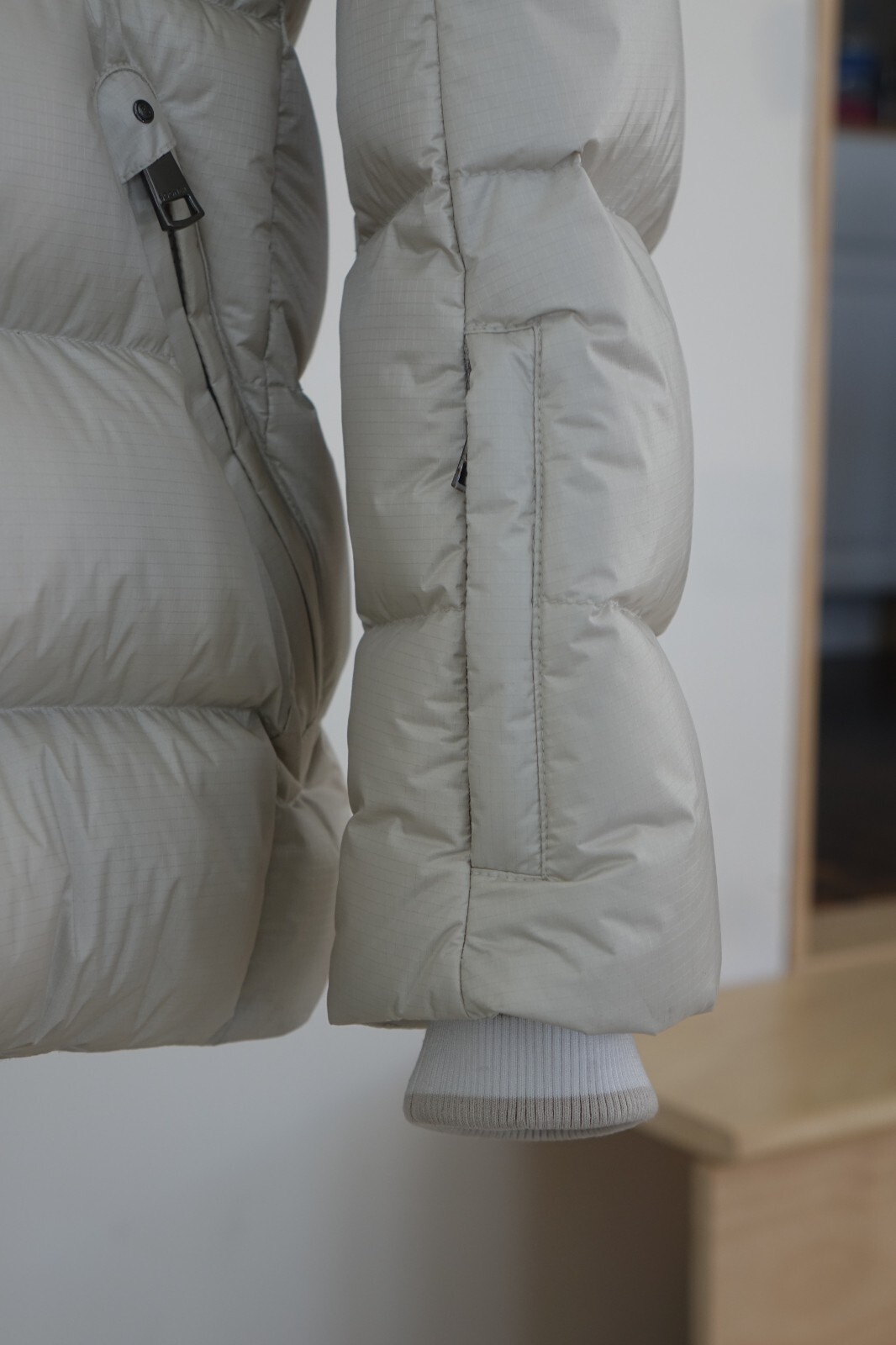 BOGNER Sim-D Down Ski Jacket, Men's 40, Ivory/Caramel, Powder Skirt Bogner - фотография #3