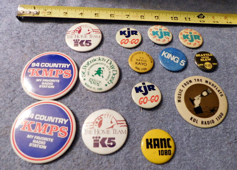 Vintage Seattle Washington Radio TV Station  Pin Button Pinbacks Lot of 14 Pins Без бренда