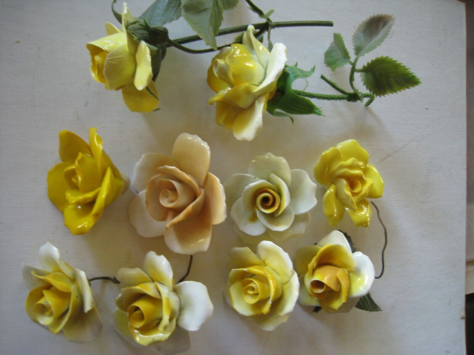 10 Vintage Porcelain Bone China yellow roses Flowers Does not apply
