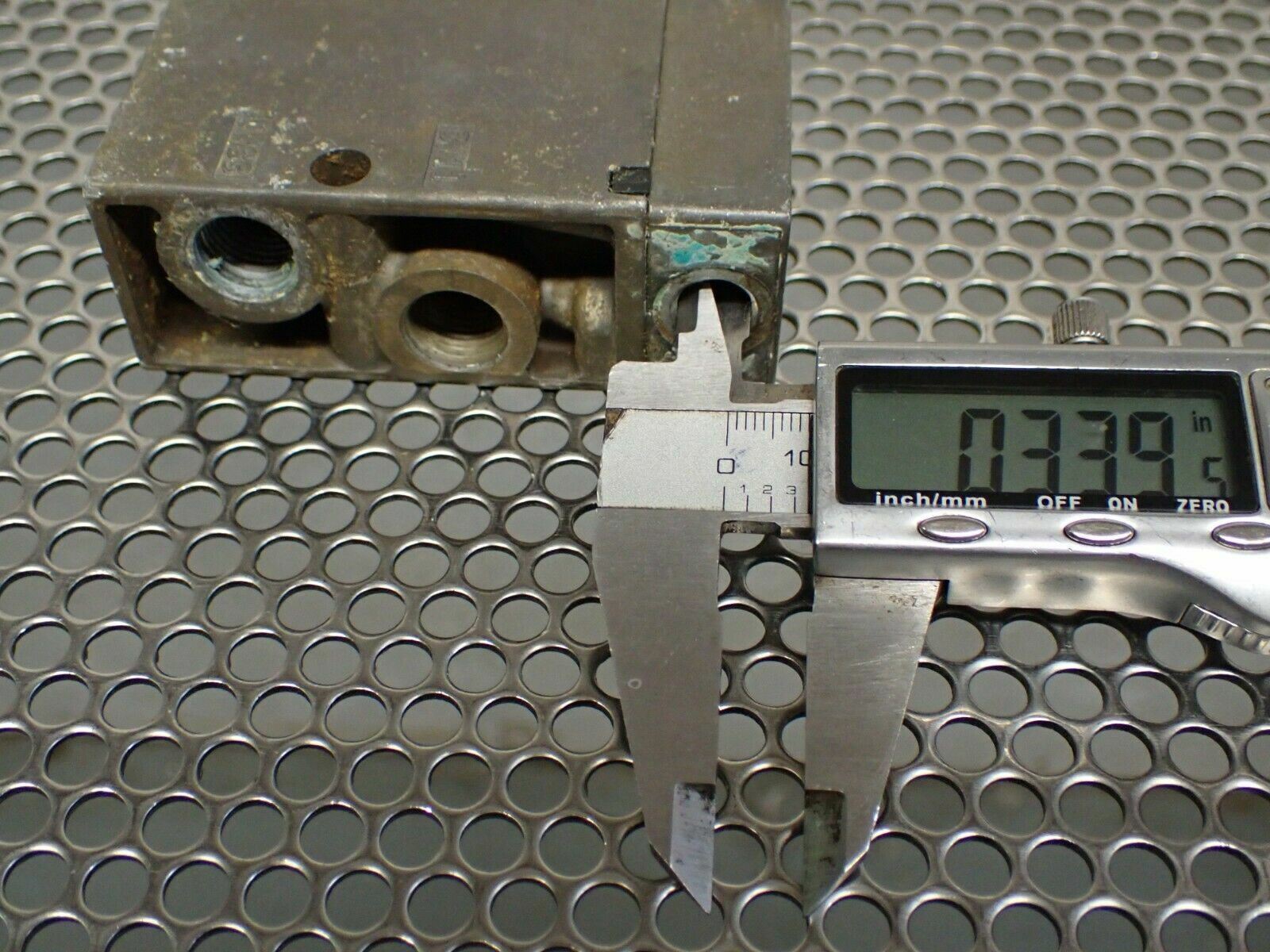 FESTO VL/0-3-1/4 Pneumatic Valves Used With Warranty (Lot of 3) See All Pictures Festo VL/0-3-1/4 - фотография #8
