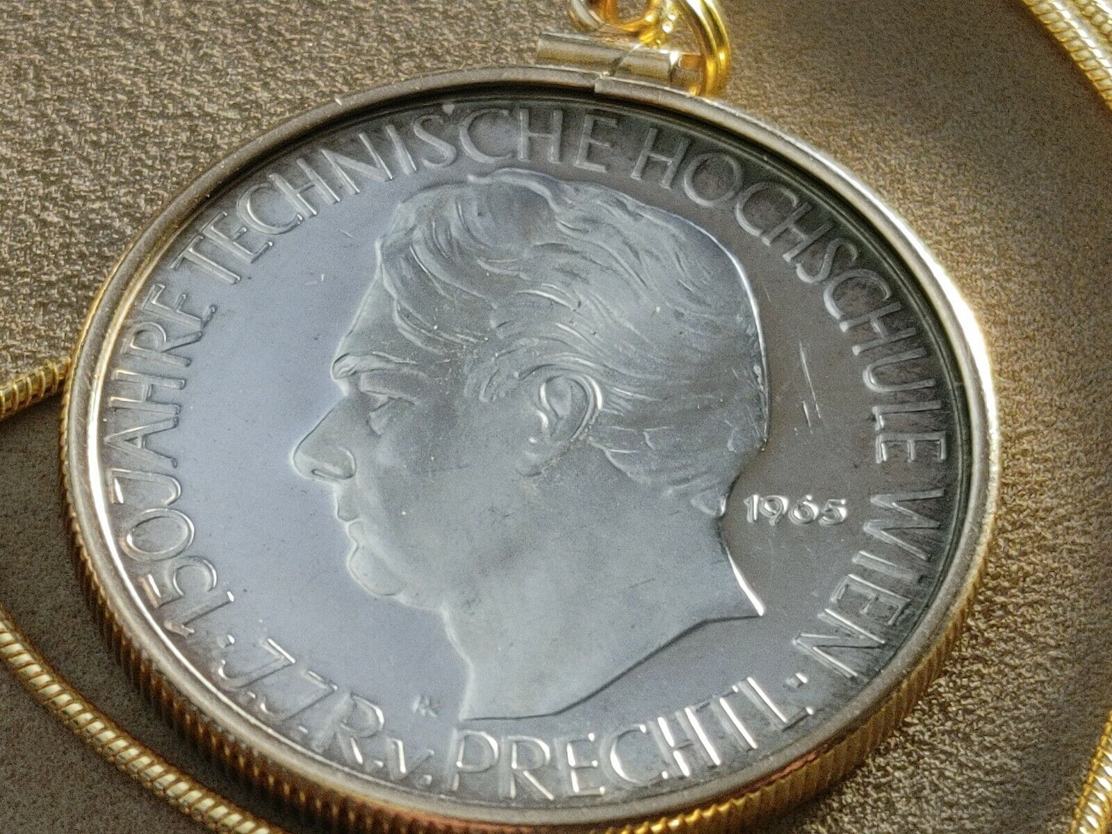 Rare 1965 Silver Austrian Shield coin Pendant on a 24" 18KGF  Snake Chain 32mm Honoredallies - фотография #9