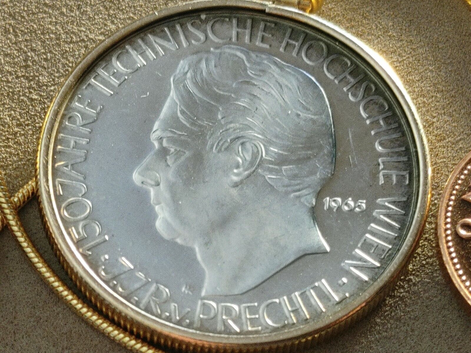Rare 1965 Silver Austrian Shield coin Pendant on a 24" 18KGF  Snake Chain 32mm Honoredallies - фотография #10