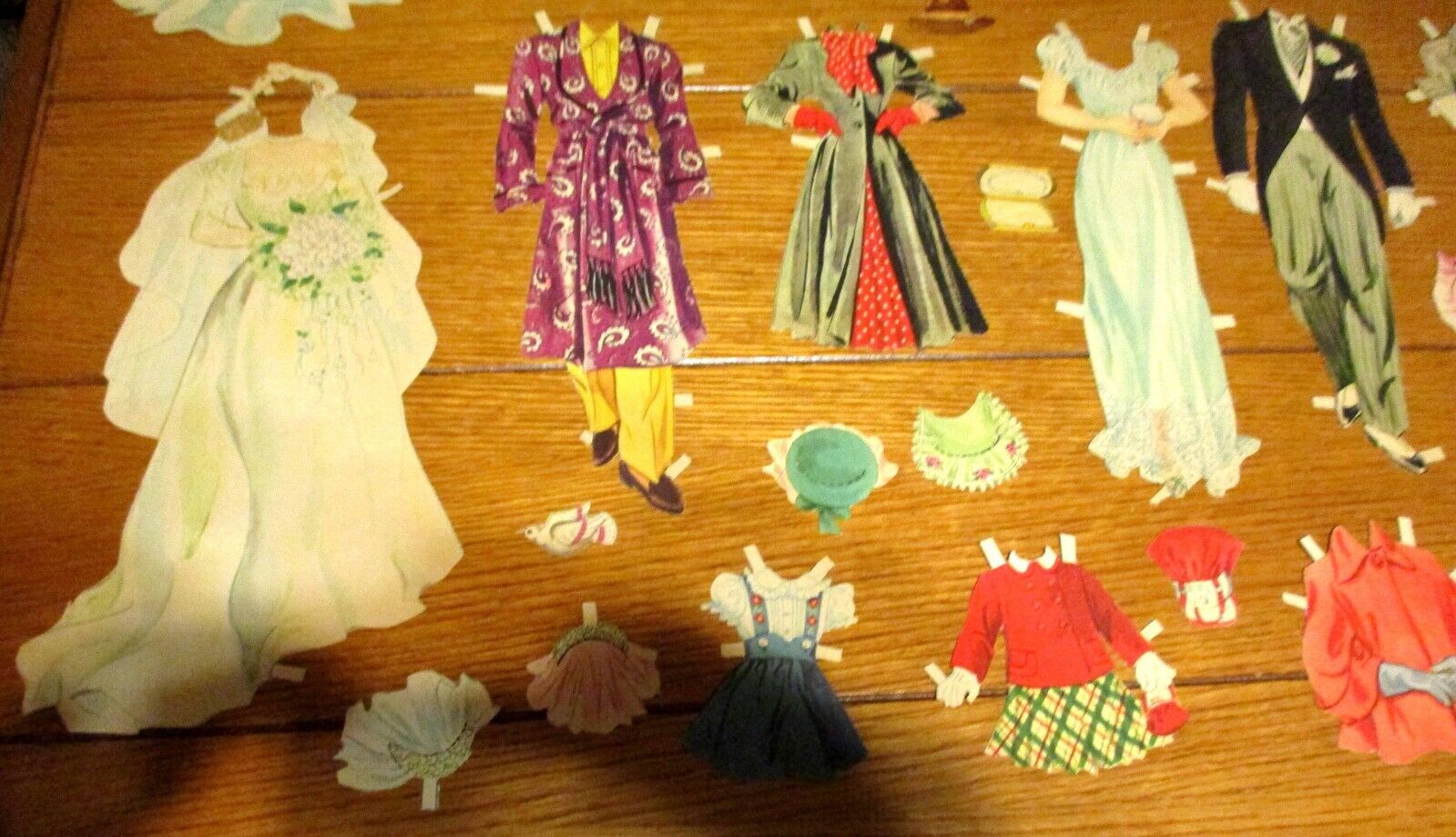 Vintage Paper Doll Clothes and Accessories Lot (32) Outfits + Accessories   #27 Unbranded - фотография #2
