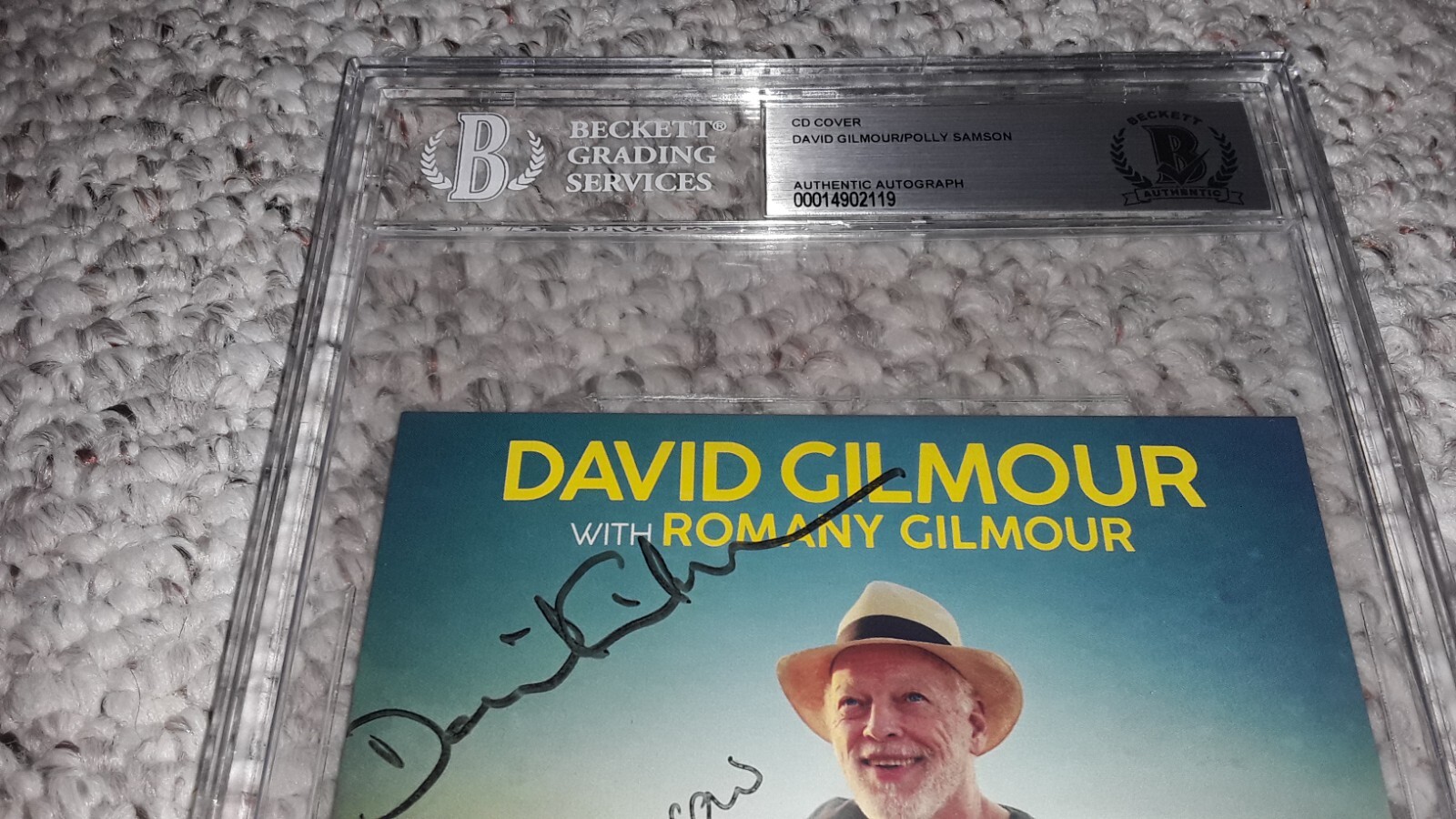 2) DAVID GILMOUR SIGNED POLLY SAMSON SIGNED AUTO PICTURE AND YES,I HAVE GHOSTS Без бренда - фотография #6