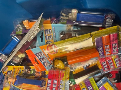 Huge lot of Vintage Pez Dispensers 80-100 Pieces Sealed Pez - фотография #2
