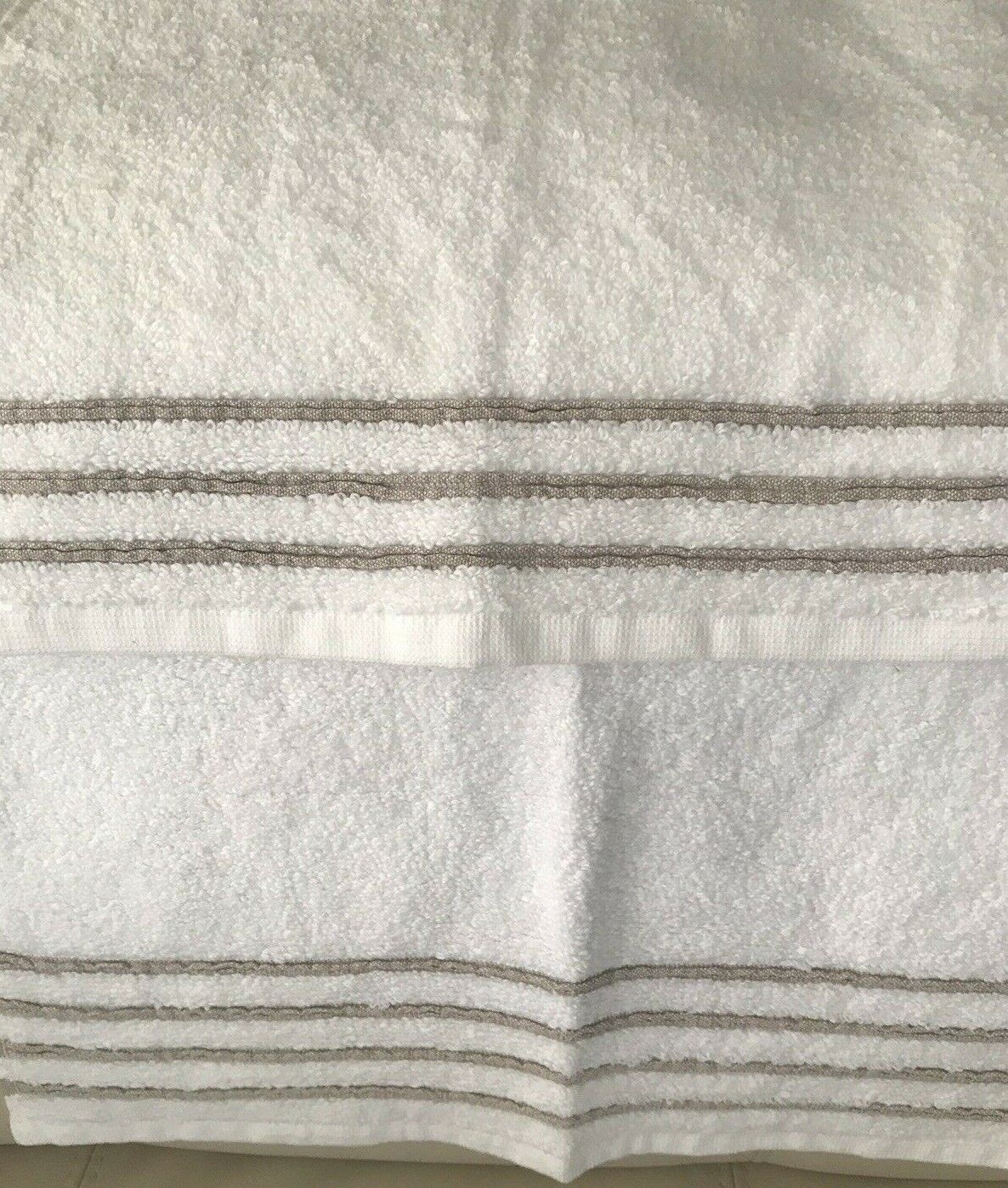 Set- Hotel Collection Borderline Hand Towel & Washcloth White/ Champagne Stripes Hotel Collection Borderline - фотография #2