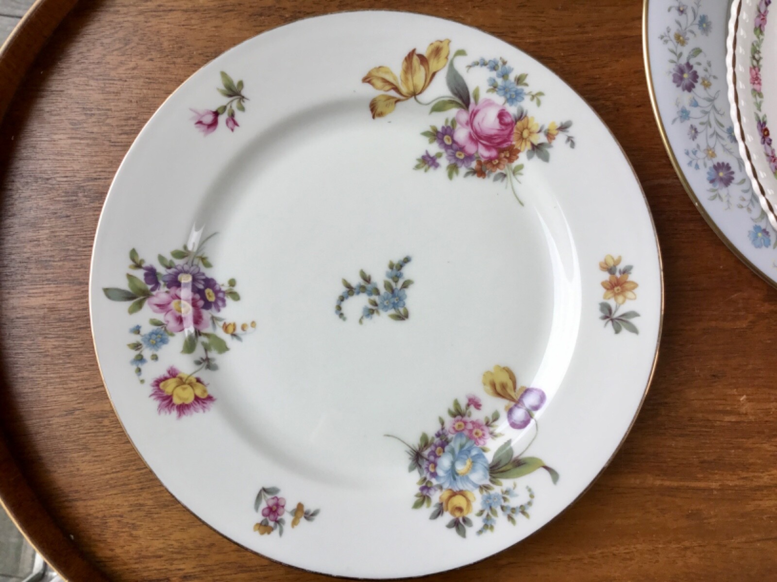 Vintage Mismatched China Dinner Plates ~ Set of 4 ~ Purple & Pink Florals Multiple Dinner plate - фотография #4