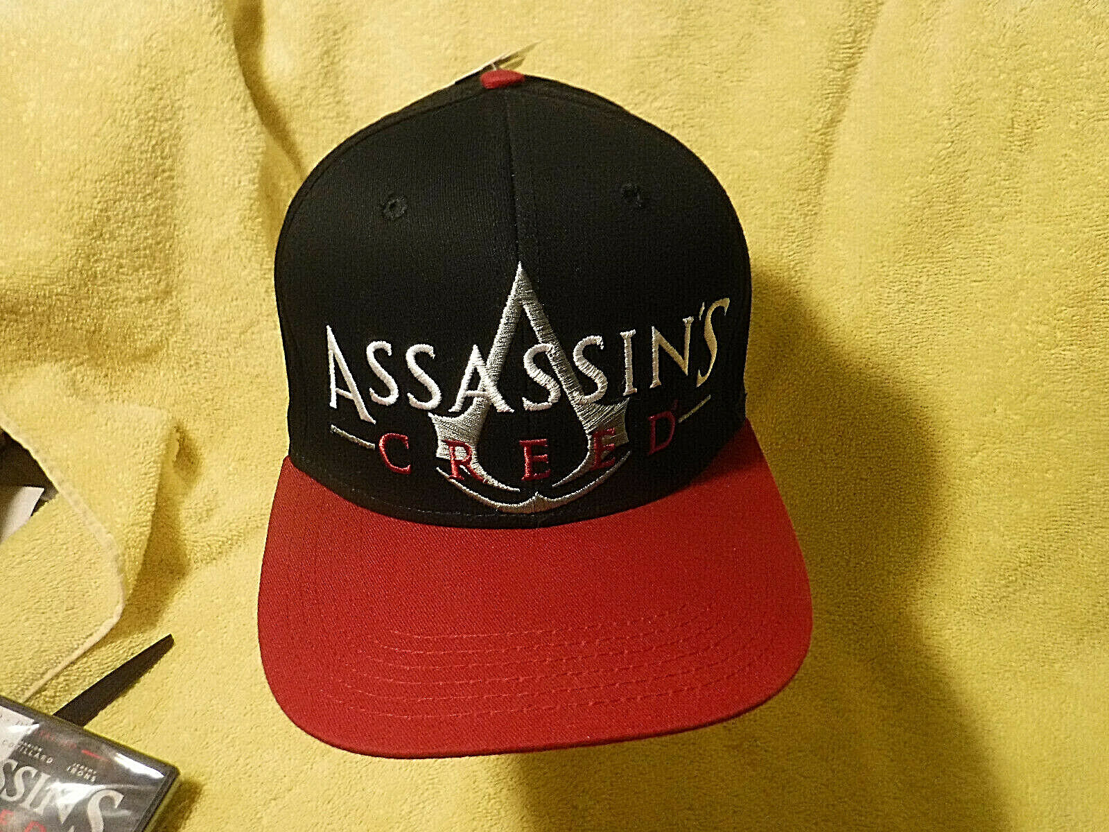 BRAND NEW W/tags! ASSASSINS CREED ORIGINS PS3 XBOX BASEBALL CAP & NEW DVD SET!!  Ubisoft - фотография #2