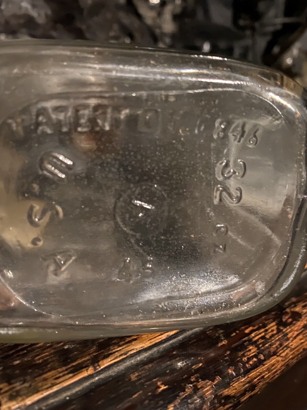 ANTIQUE MEDICAL LABORATORY BOTTLES CALIBRATED RIBBED OLD LABELS TOPS GRUNGY Без бренда - фотография #3