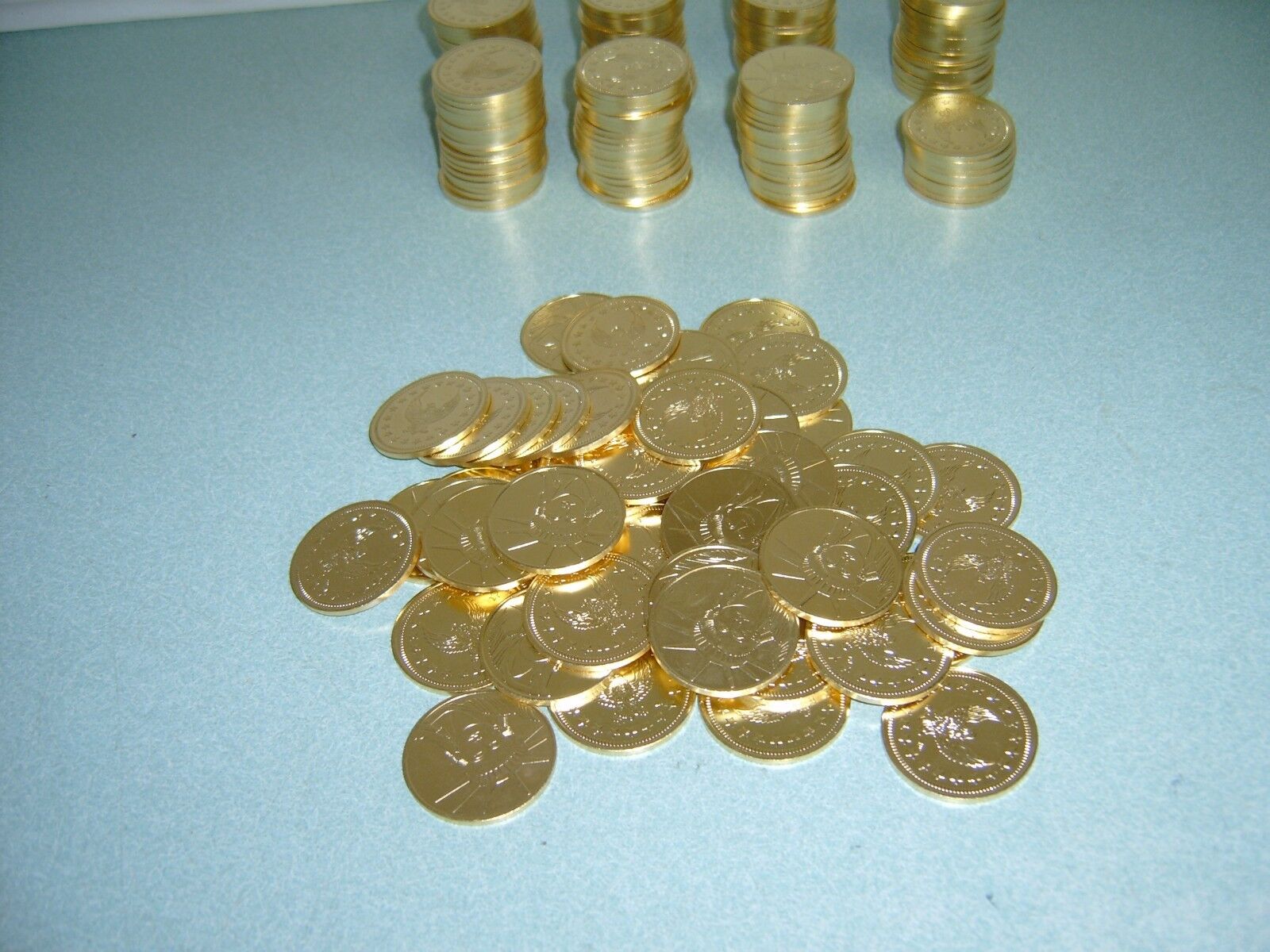 50 GOLDEN $1 DOLLAR  SLOT MACHINE TOKENS - NEWLY MINTED DOLLAR SIZE     Без бренда - фотография #4
