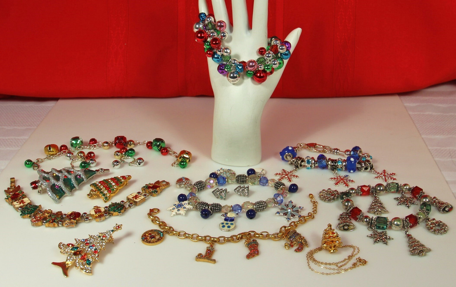 CHRISTMAS JEWELRY LOT Holiday Winter Art Glass Rhinestone Trees Charms VTG-NEW Unbranded