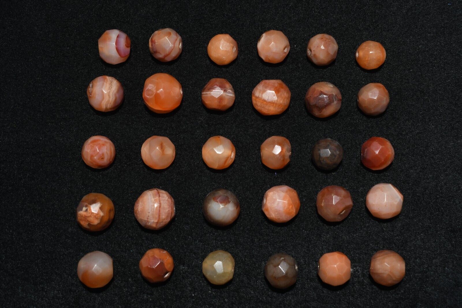 Lot Sale 30 Large Ancient Yemeni Aqeeq Carnelian Stone Beads in Good Condition Ancient - фотография #3