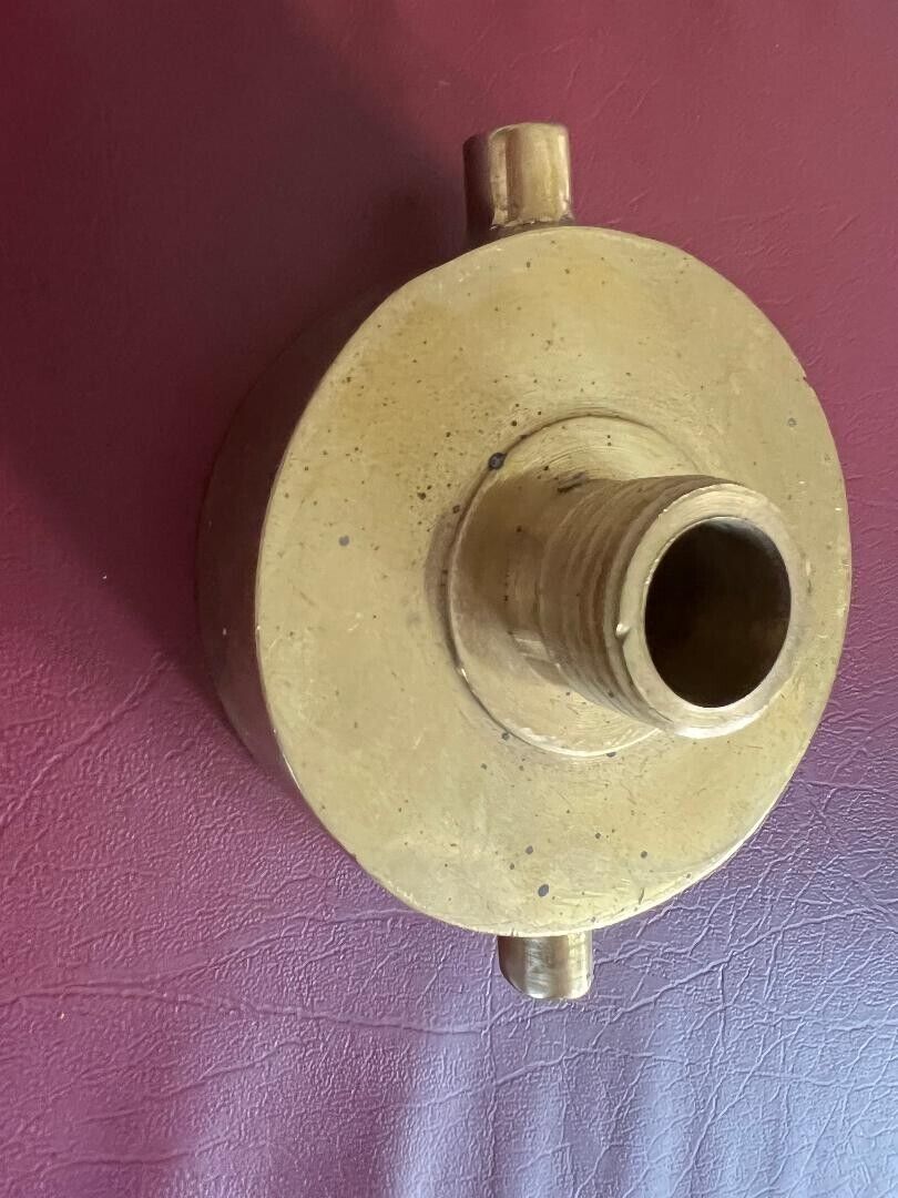 FIRE HYDRANT TO GARDEN HOSE ADAPTER--BRASS Без бренда FIRE HYDRANT ADAPTER