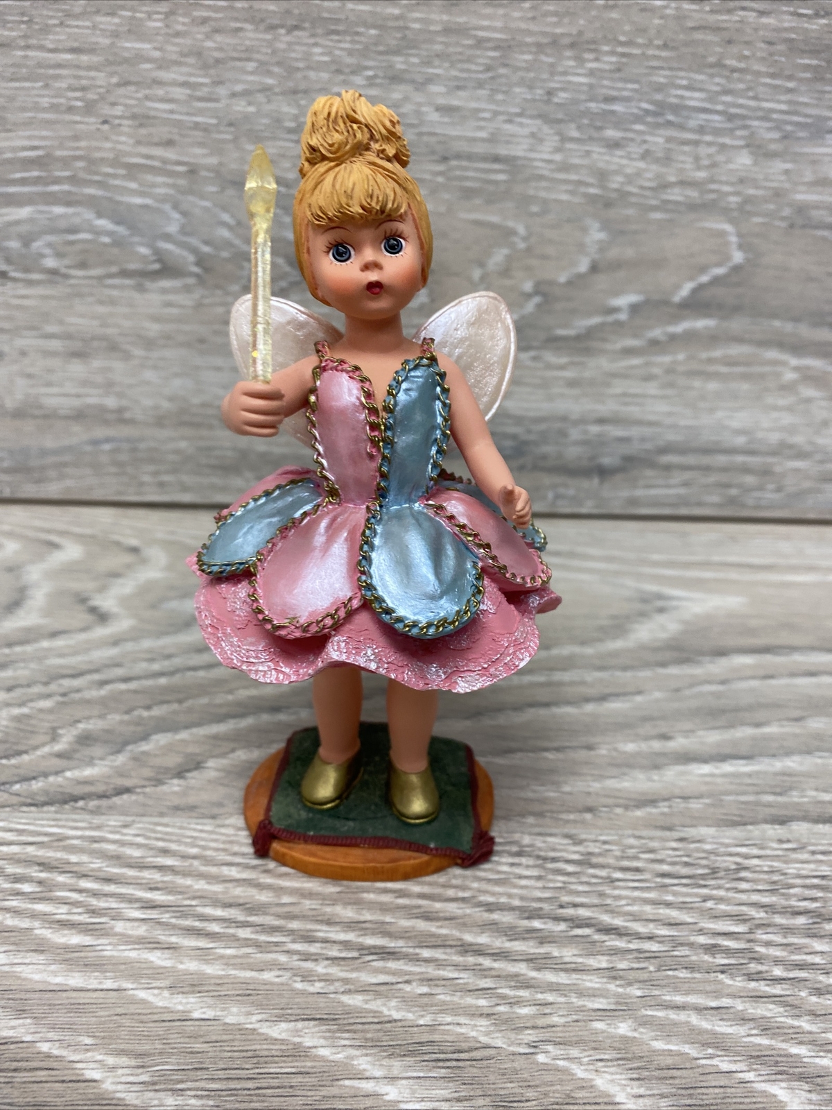 Madame Alexander Peter Pan Figurines Wendy Tinker Bell Captain Hook COA Lot Madame Alexander - фотография #12